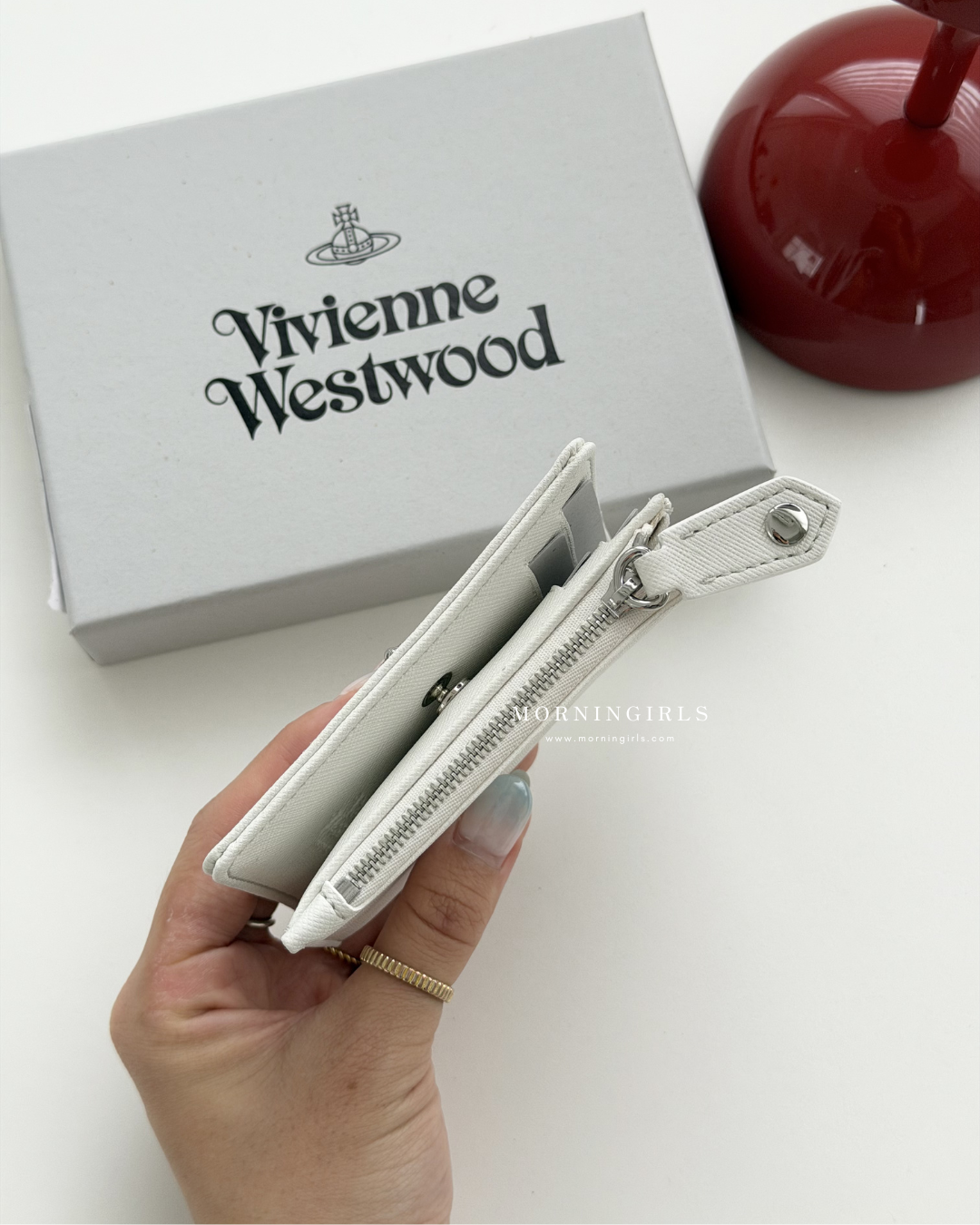 Vivienne Westwood 2026最新限定白色十字紋系列