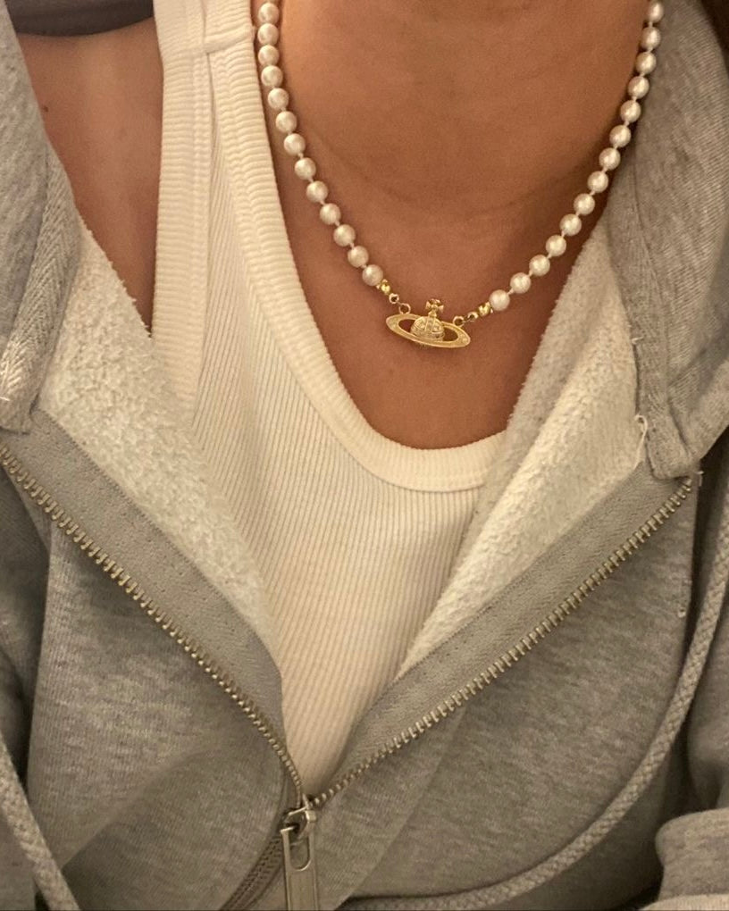 Vivienne Westwood Mini Bas Relief Pearl Choker [銀色重新補貨!]