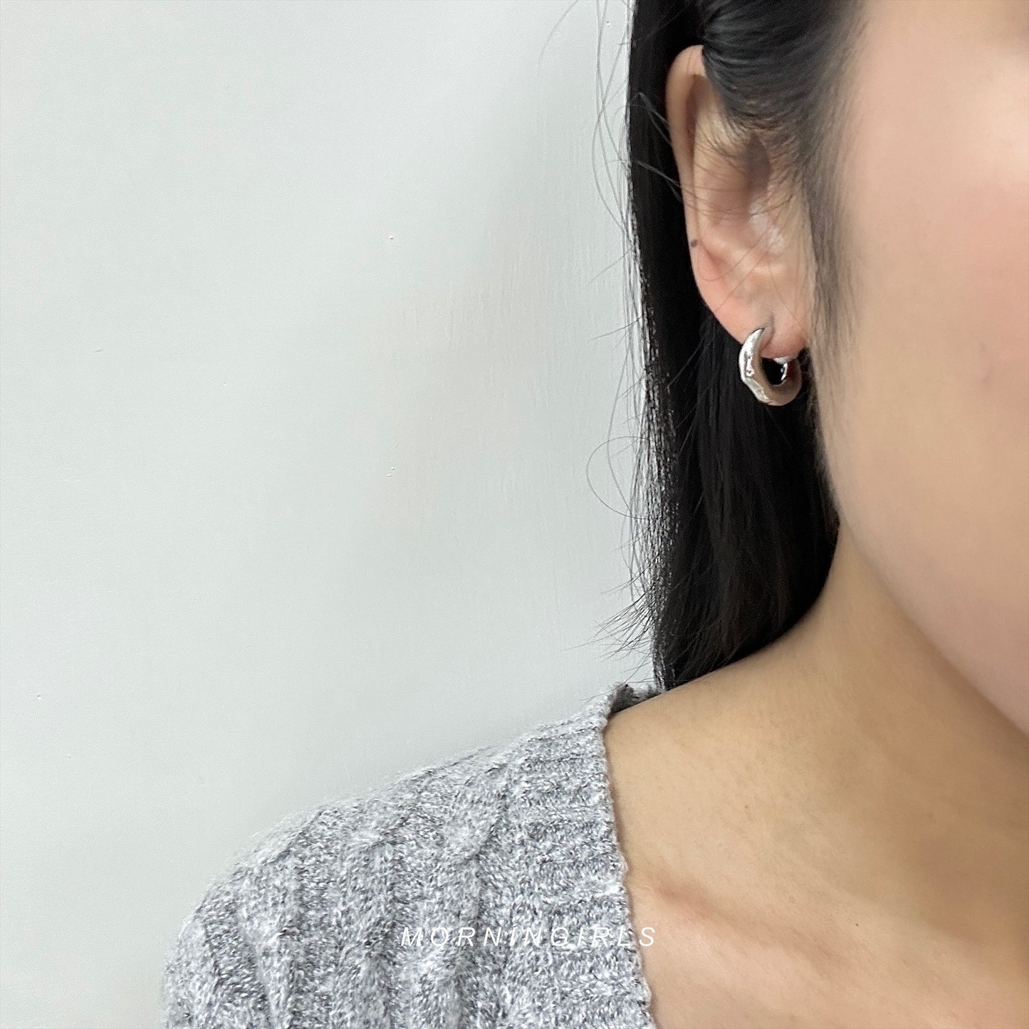 KOREA Mini Pearl Earrings