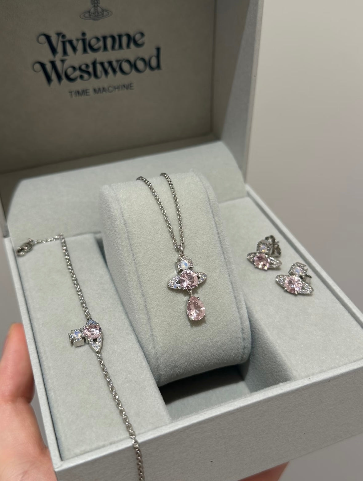 Vivienne Westwood Ismene Necklace [最新上架! 超美粉鑽人魚眼淚頸鏈]