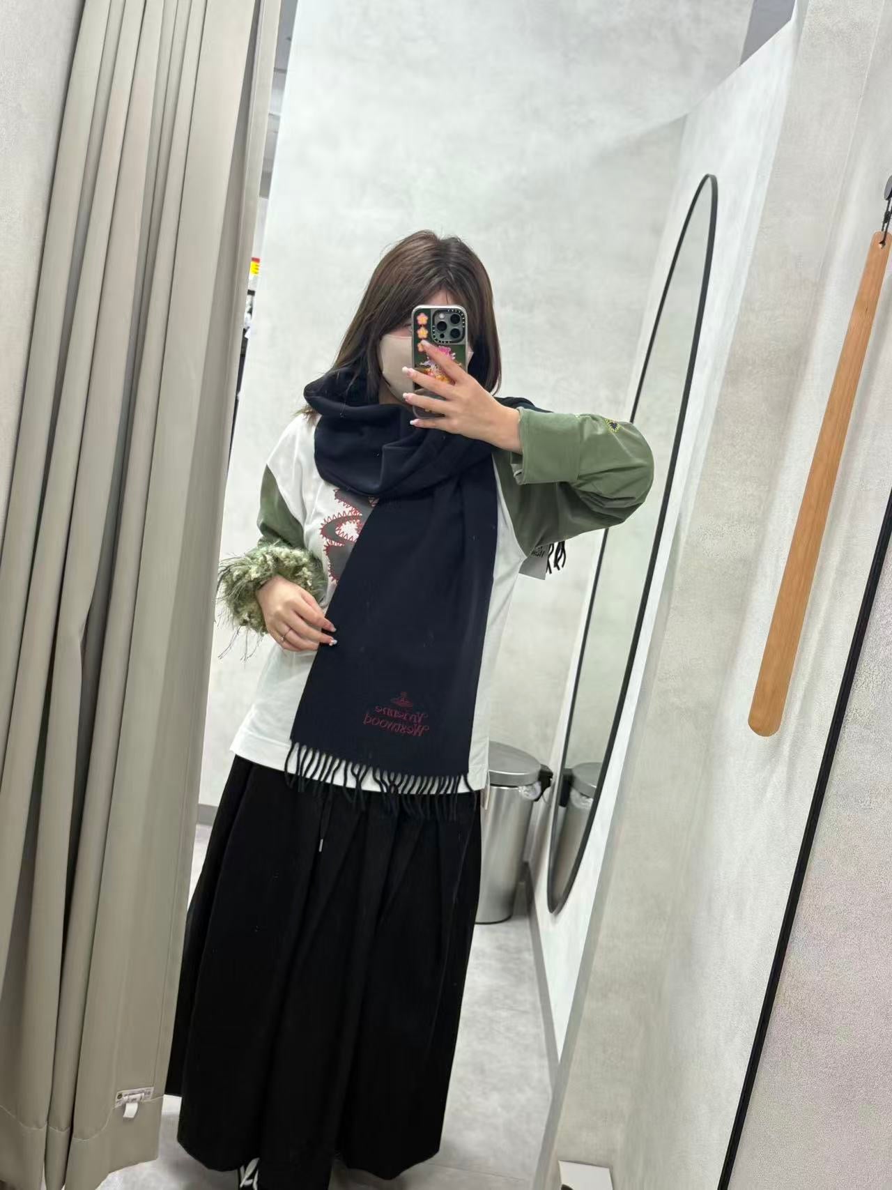 Vivienne Westwood Embroidered Logo Scarf (100% wool) [白色現貨中 日本版 意大利製!]