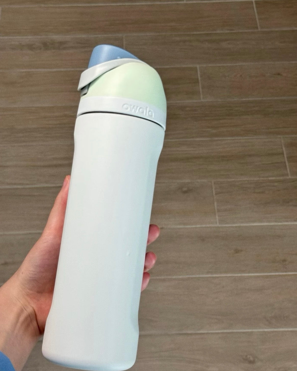美國Owala FreeSip隔熱不鏽鋼吸管水瓶 24oz