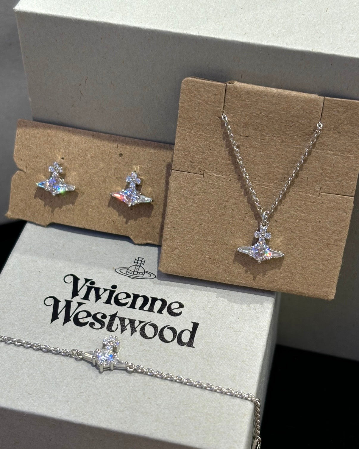 Vivienne Westwood
 Ofelia necklace 925純銀