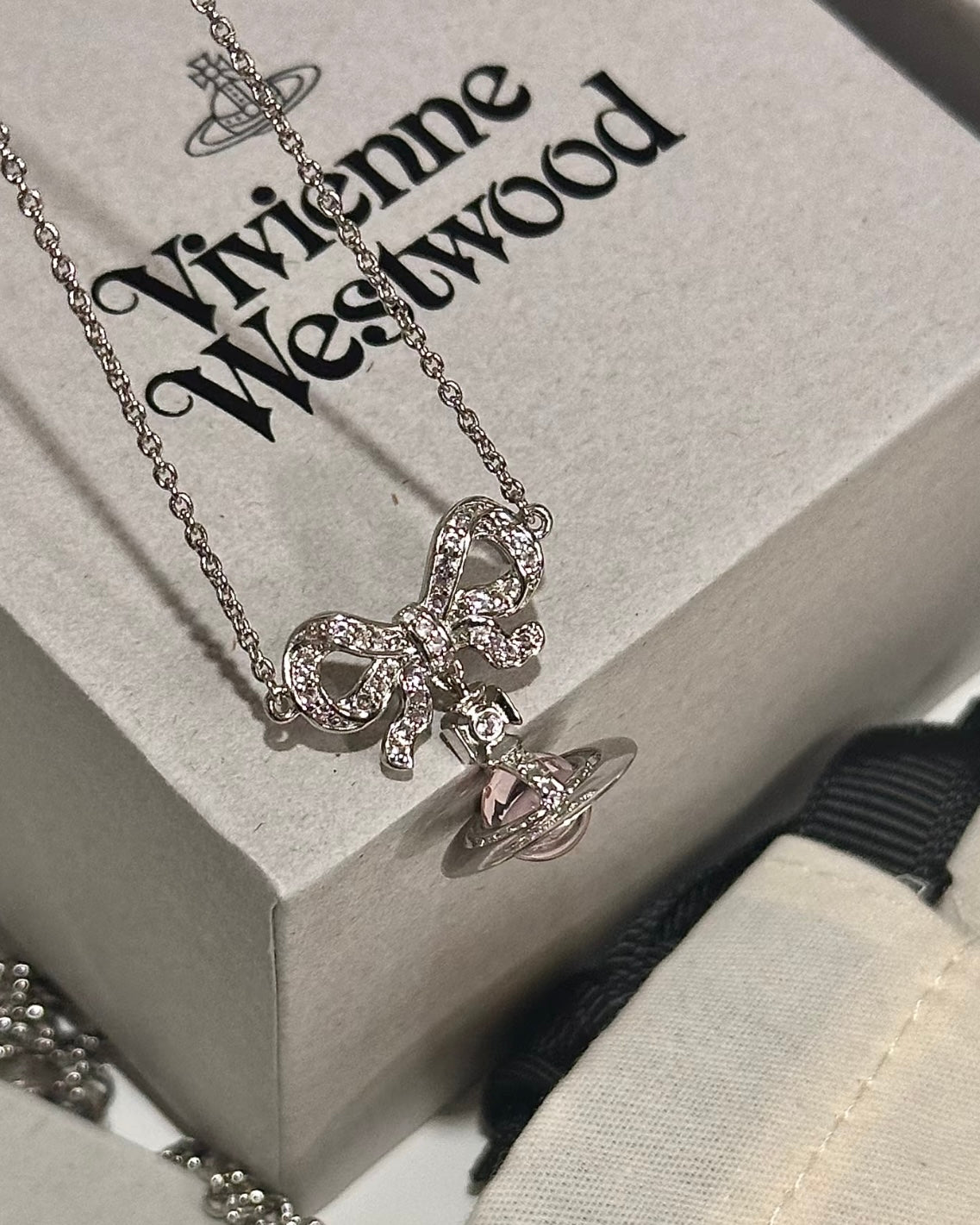 Vivienne Westwood Octavie Pendant Necklace 蝴蝶結星球 [100%純銀 IVE直井怜同款 現貨發售中!]