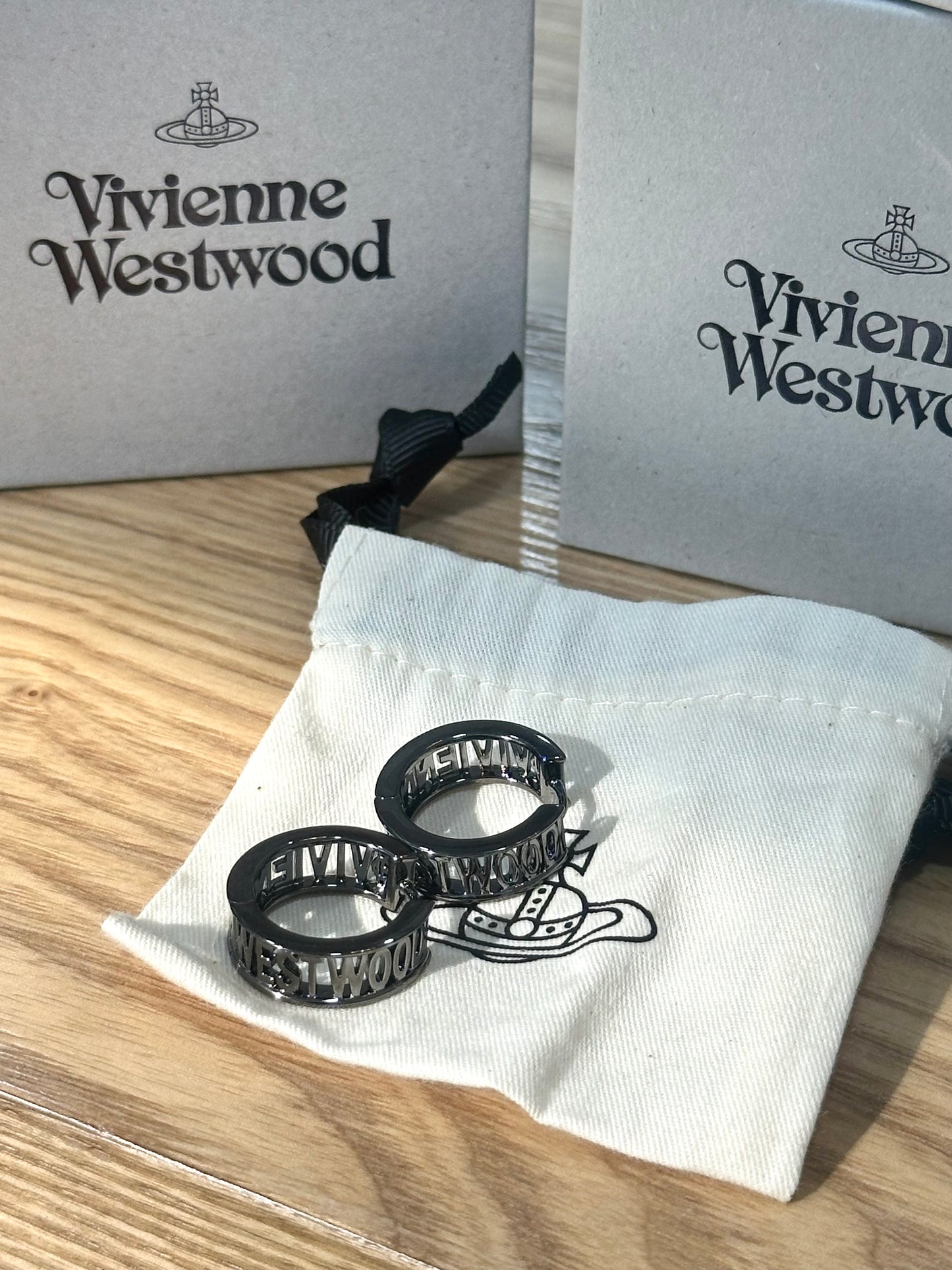 Vivienne Westwood Westminster Earrings 太空灰［最新上架! 型格之選! 限量現貨優惠!］