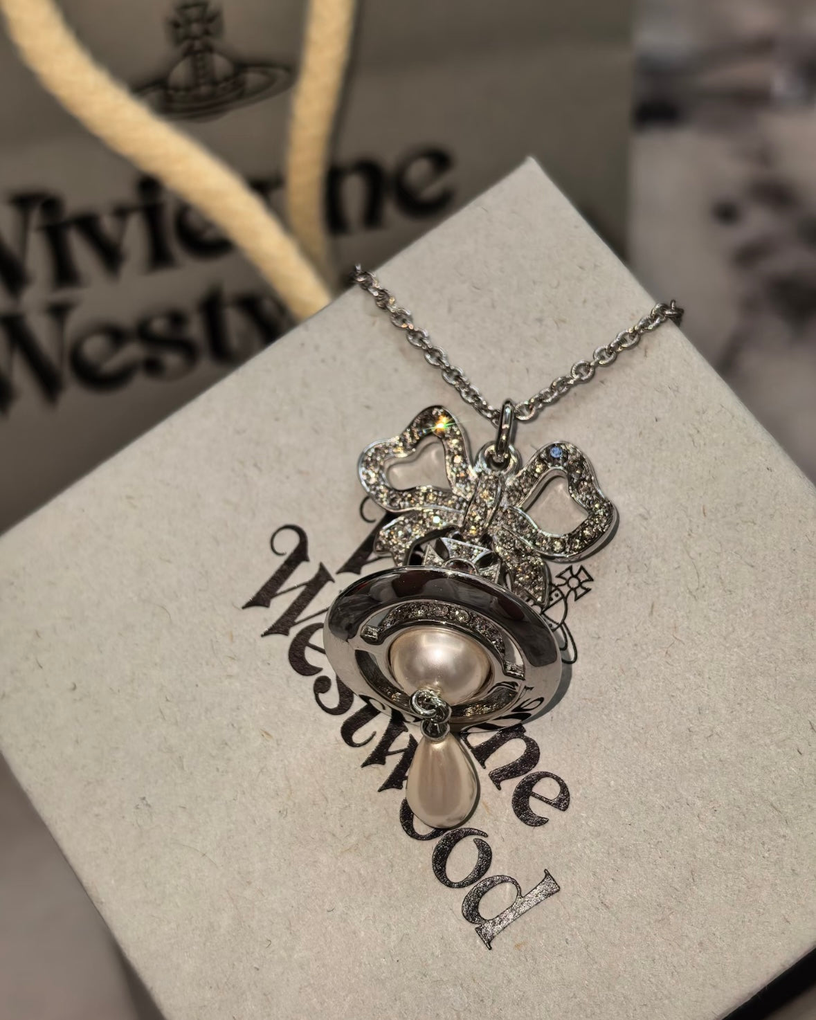 Vivienne Westwood Aleksa Octavie Necklace 巴洛克水滴珍珠蝴蝶結 [最新上架 仙氣滿分]