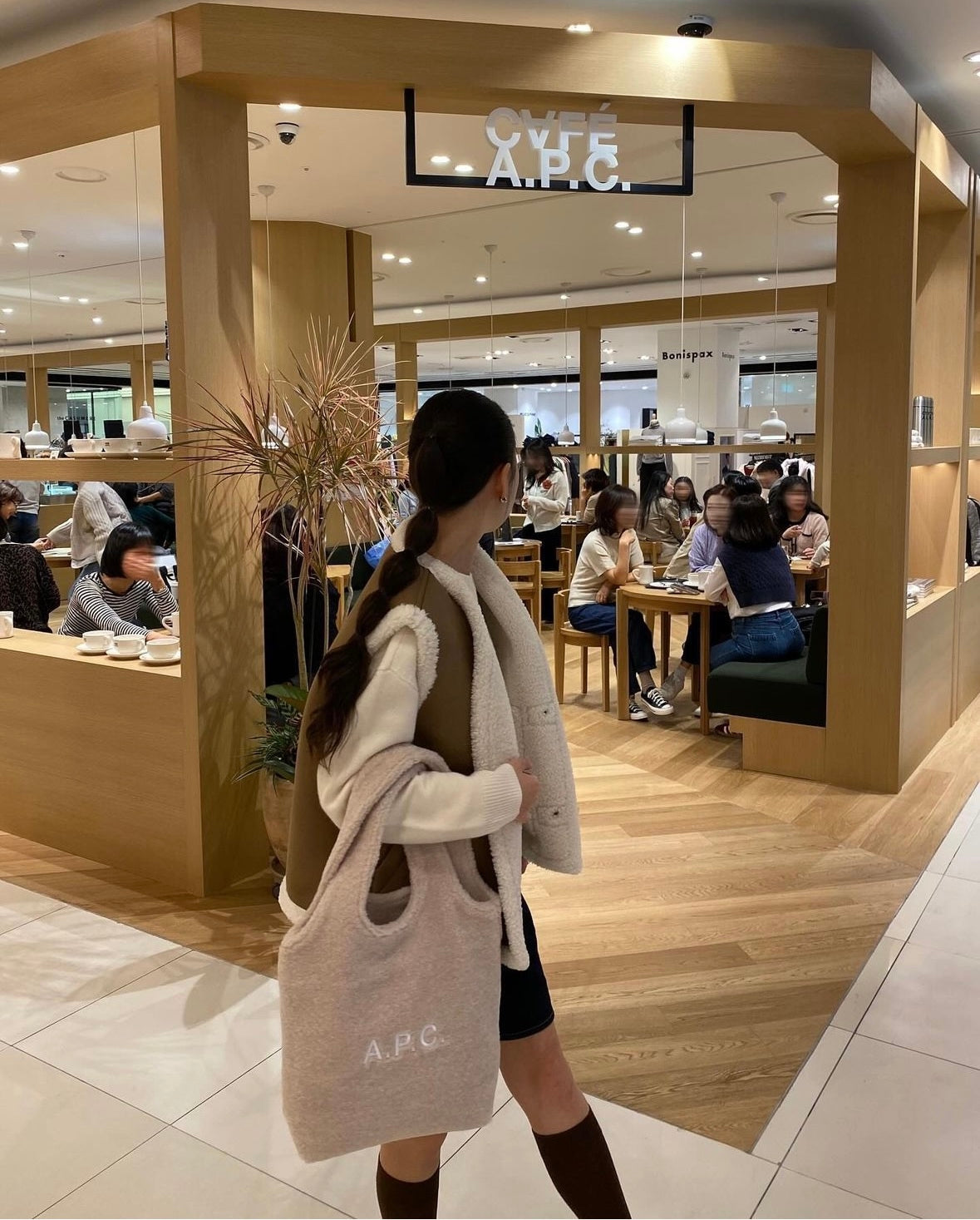 A.P.C. Ninon Tote Bag FLUFFY FUR［FW24最新秋冬毛毛袋!］