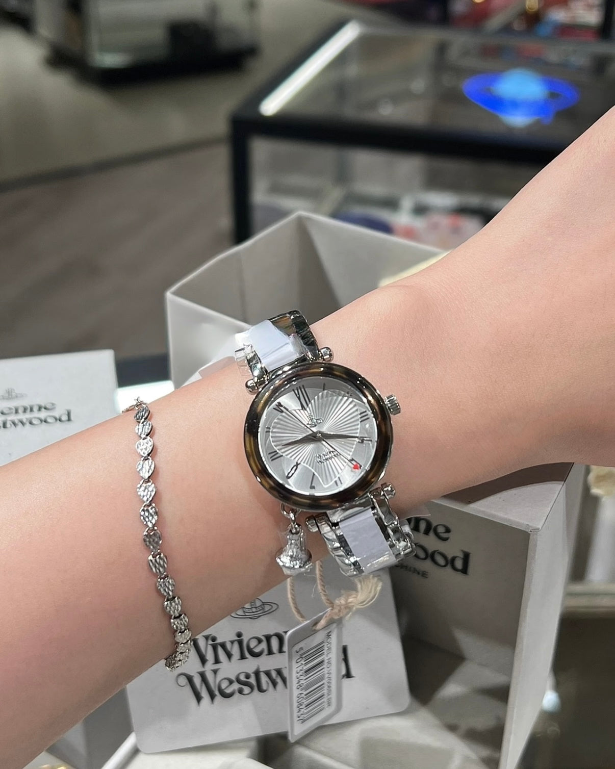 Vivienne Westwood Orb Watch 32mm [限定心形錶面 連小吊墜]