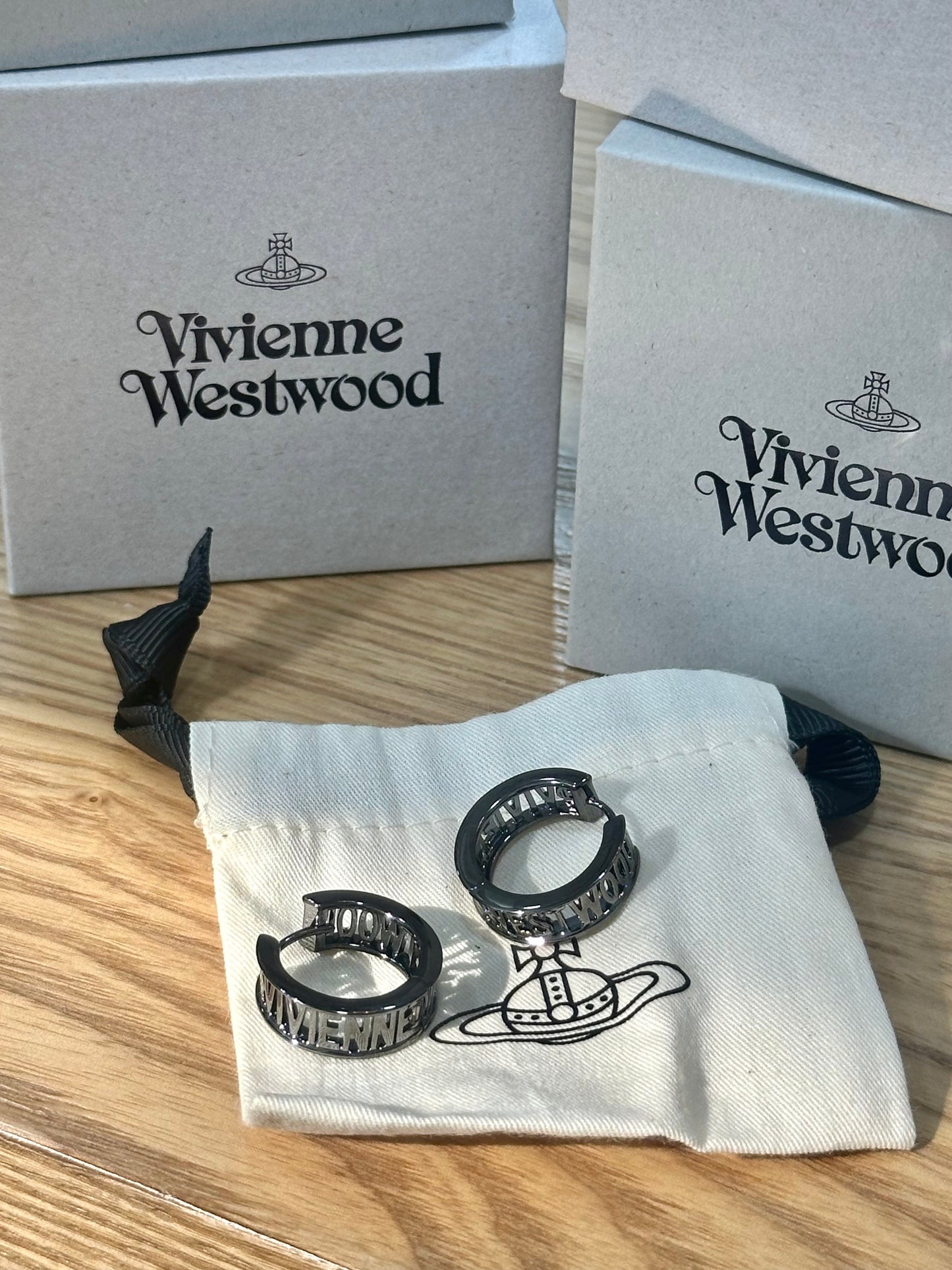 Vivienne Westwood Westminster Earrings 太空灰［最新上架! 型格之選! 限量現貨優惠!］