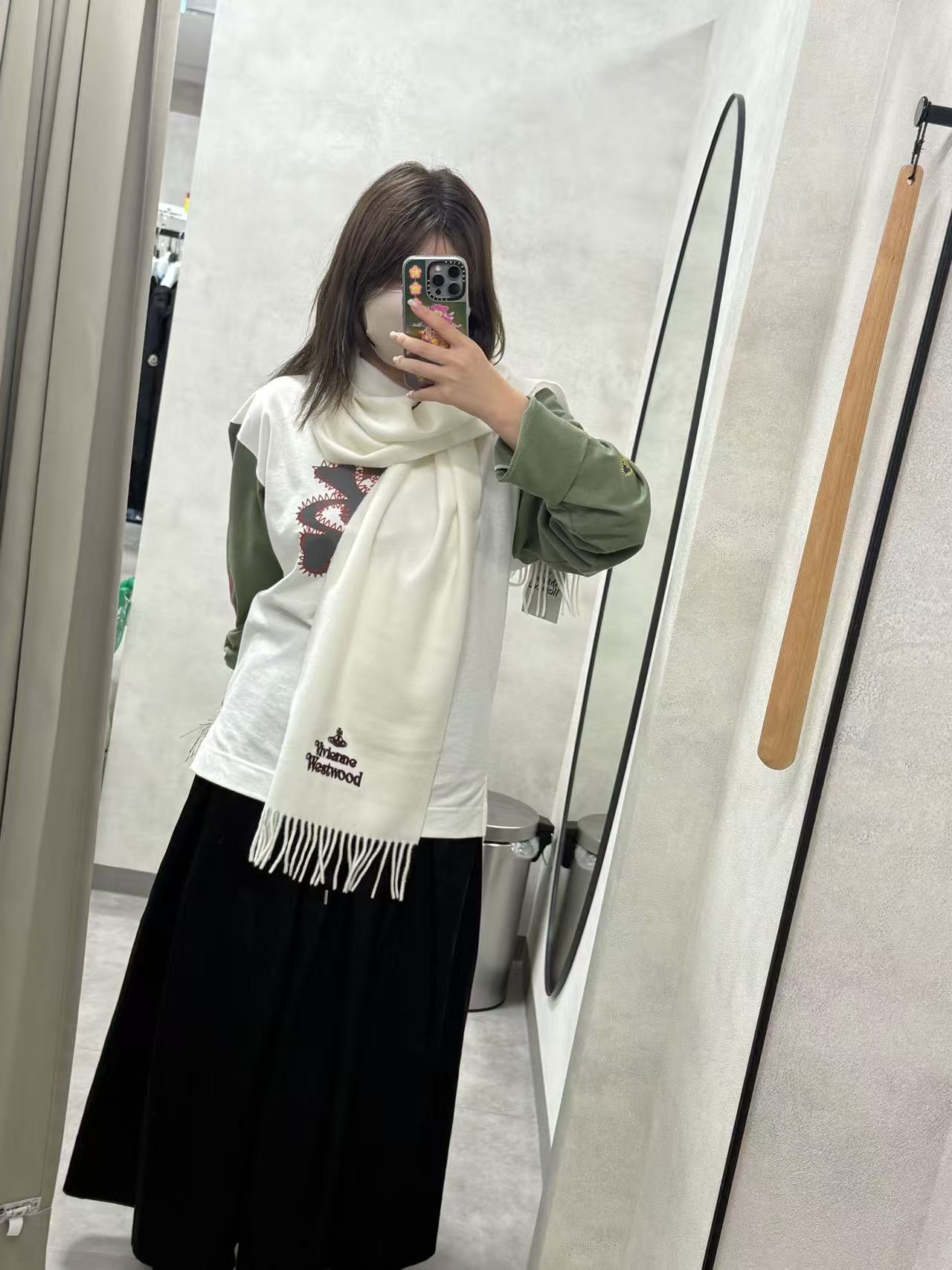 Vivienne Westwood Embroidered Logo Scarf (100% wool) [白色現貨中 日本版 意大利製!]