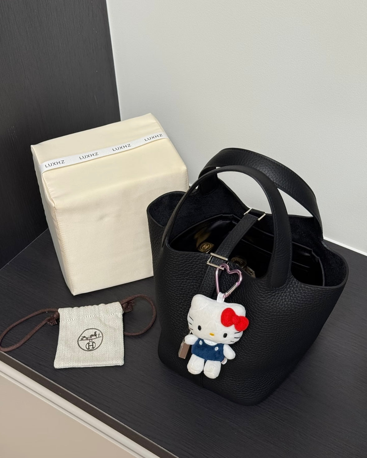 Hello Kitty愛心扣ᰔJisoo同款 [日本限定]