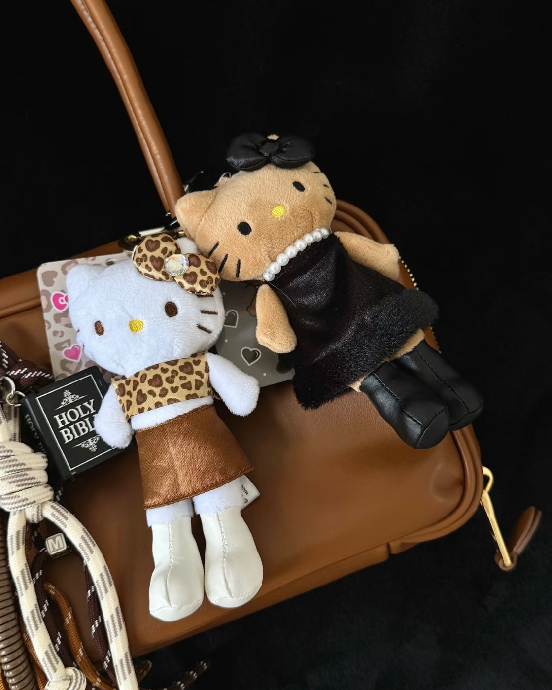 長腿 Hello Kitty 掛飾 𝜗𝜚 日本限定 [大量現貨到達⋆˙⟡可到旺角門市即時購買現貨!]