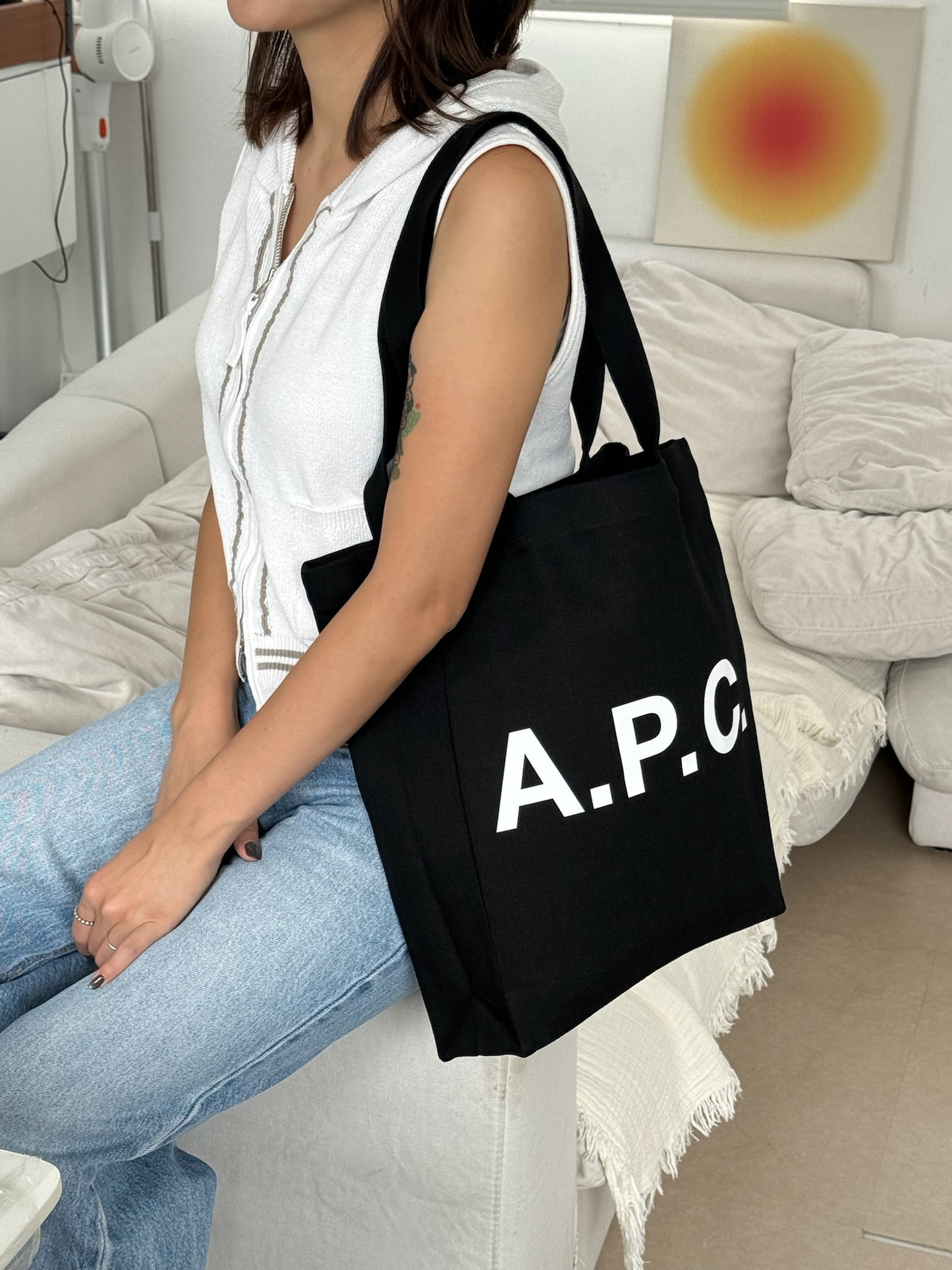 A.P.C. Lou Tote Bag 黑色帆布［最新上架! 限量現貨優惠中!］