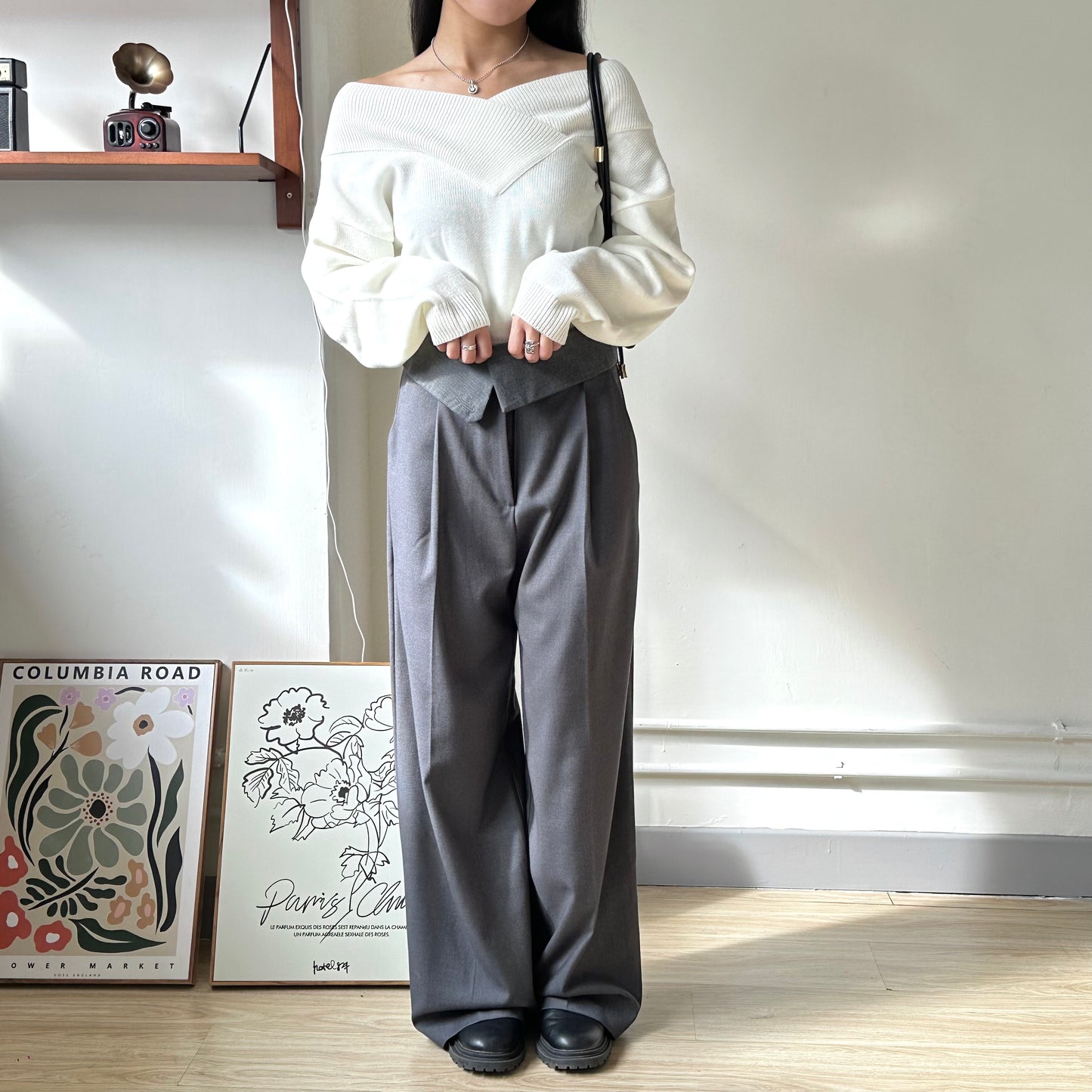 大V領薄針織寬鬆上衣