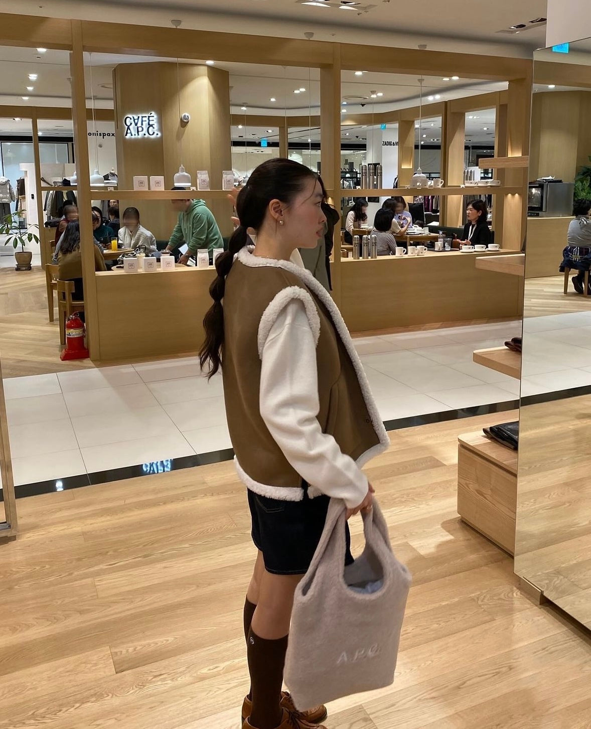 A.P.C. Ninon Tote Bag FLUFFY FUR［FW24最新秋冬毛毛袋!］