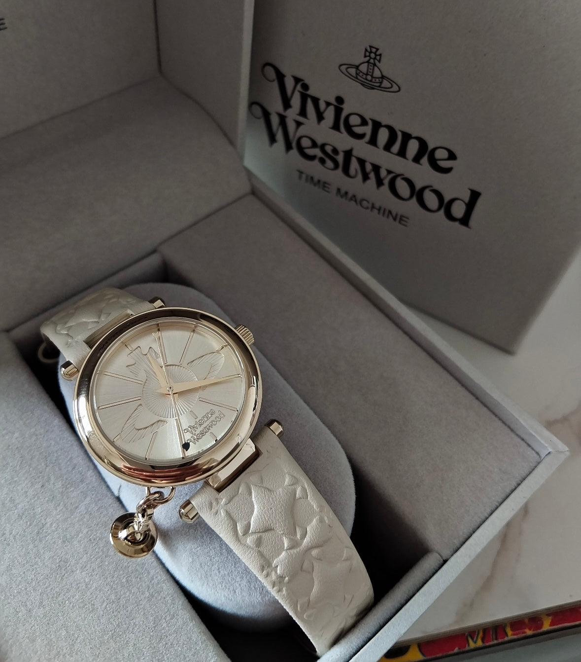 Vivienne Westwood Orb II Watch [平價入門首選連星球小吊墜]