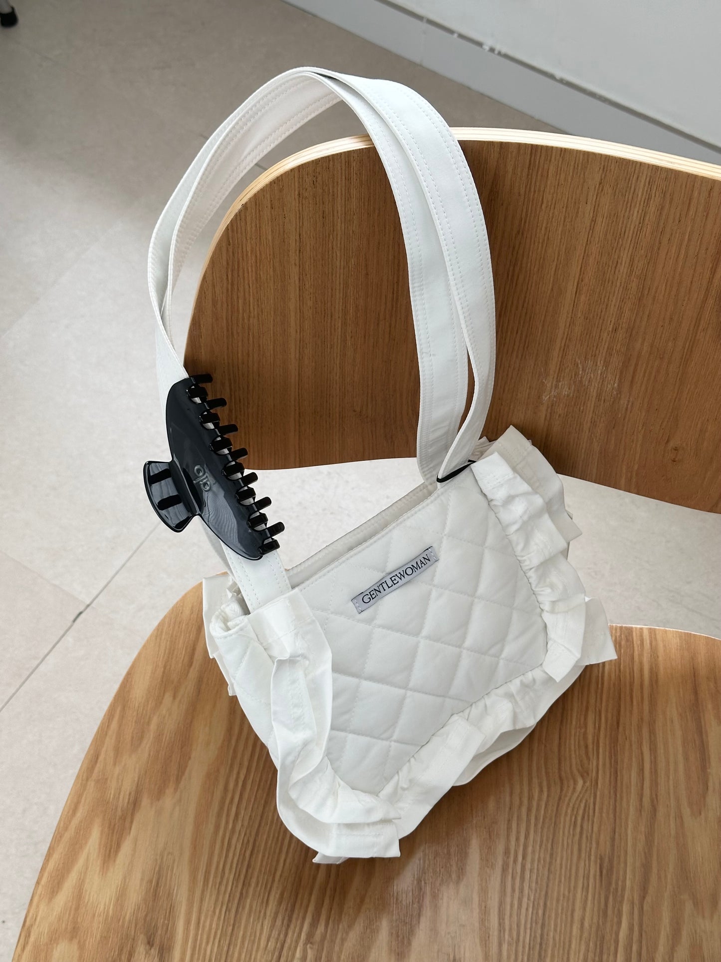 Gentlewoman Ruffle Bag ［長帶可愛窩夫邊］