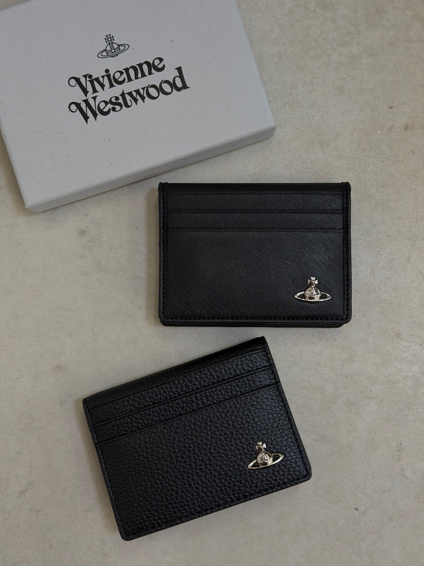 Vivienne Westwood Bifold Cardholder 兩摺卡套 [多卡位超實用 大折扣限量現貨優惠中!]