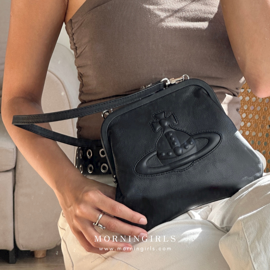 Vivienne Westwood Chelsea Vivienne's Clutch Bag 經典真牛皮  [雙11折上折 JENNIE同款!]
