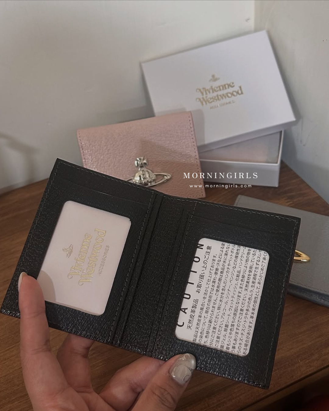 Vivienne Westwood 硬身荔枝皮 Bifold Cardholder 包含相位 [日本限定已停售 櫻花粉最後一個!]