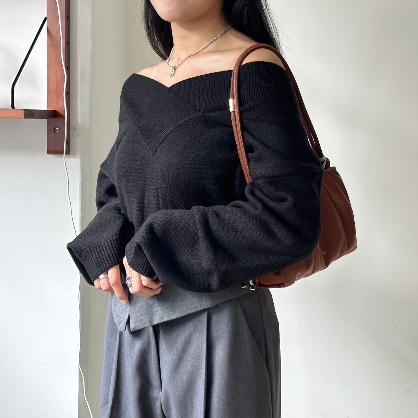 大V領薄針織寬鬆上衣