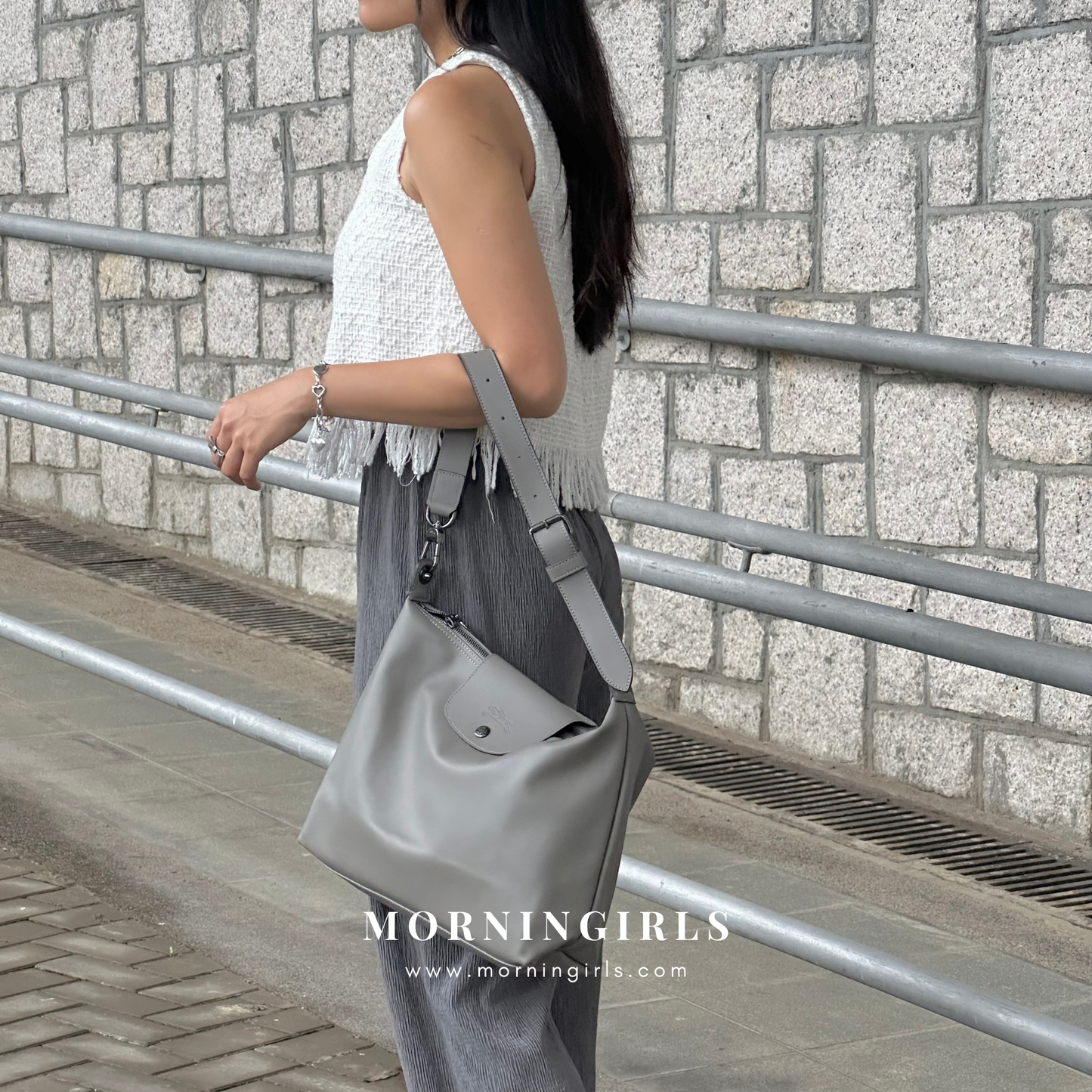 LONGCHAMP Le Pliage Xtra M Hobo Bag 超熱賣真皮系列［超人氣黑色大象灰限量現貨優惠中 完售即止!］