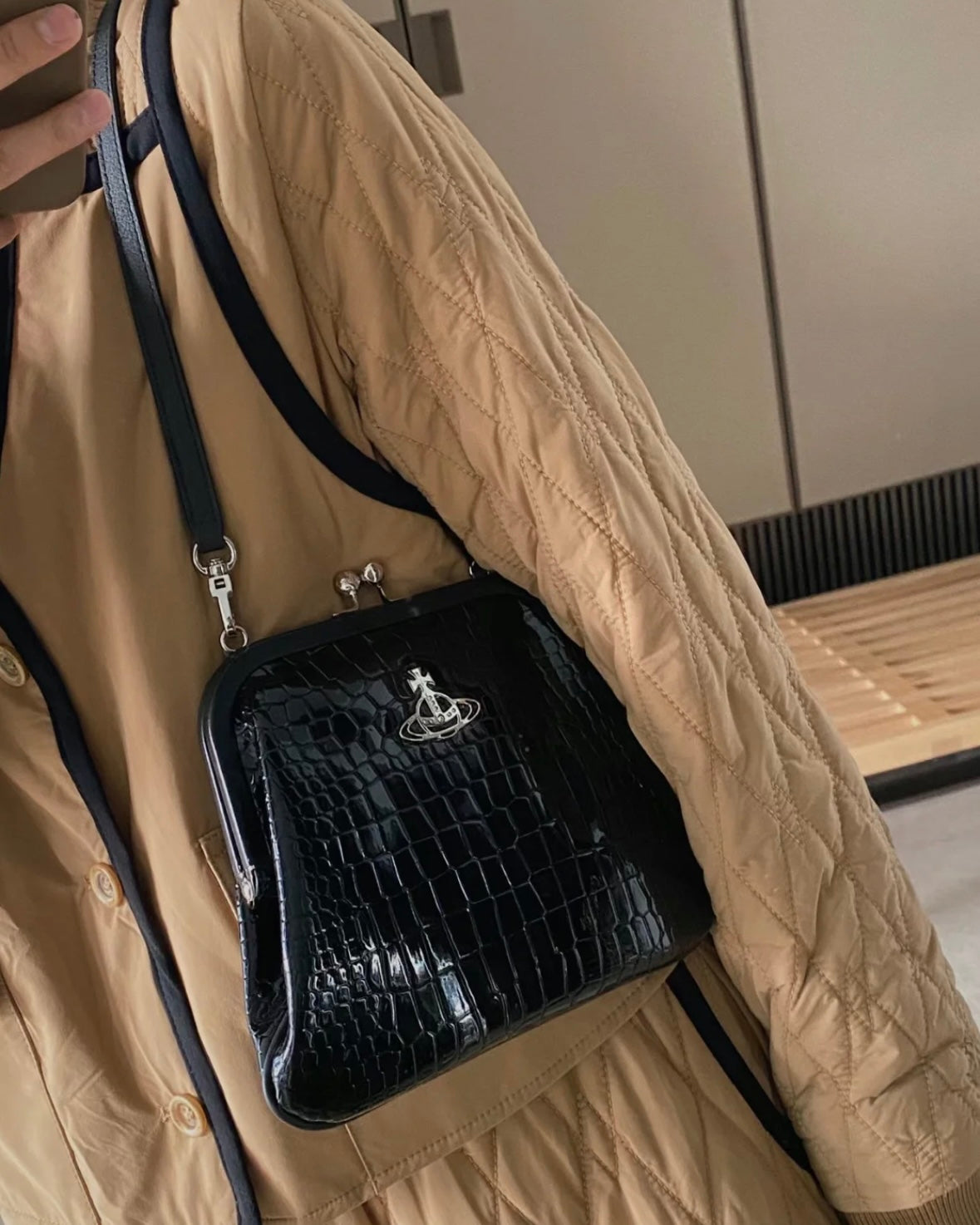 Vivienne Westwood Vivienne's Clutch Bag 黑色鱷魚皮 [雙11折上折 大折扣中!]