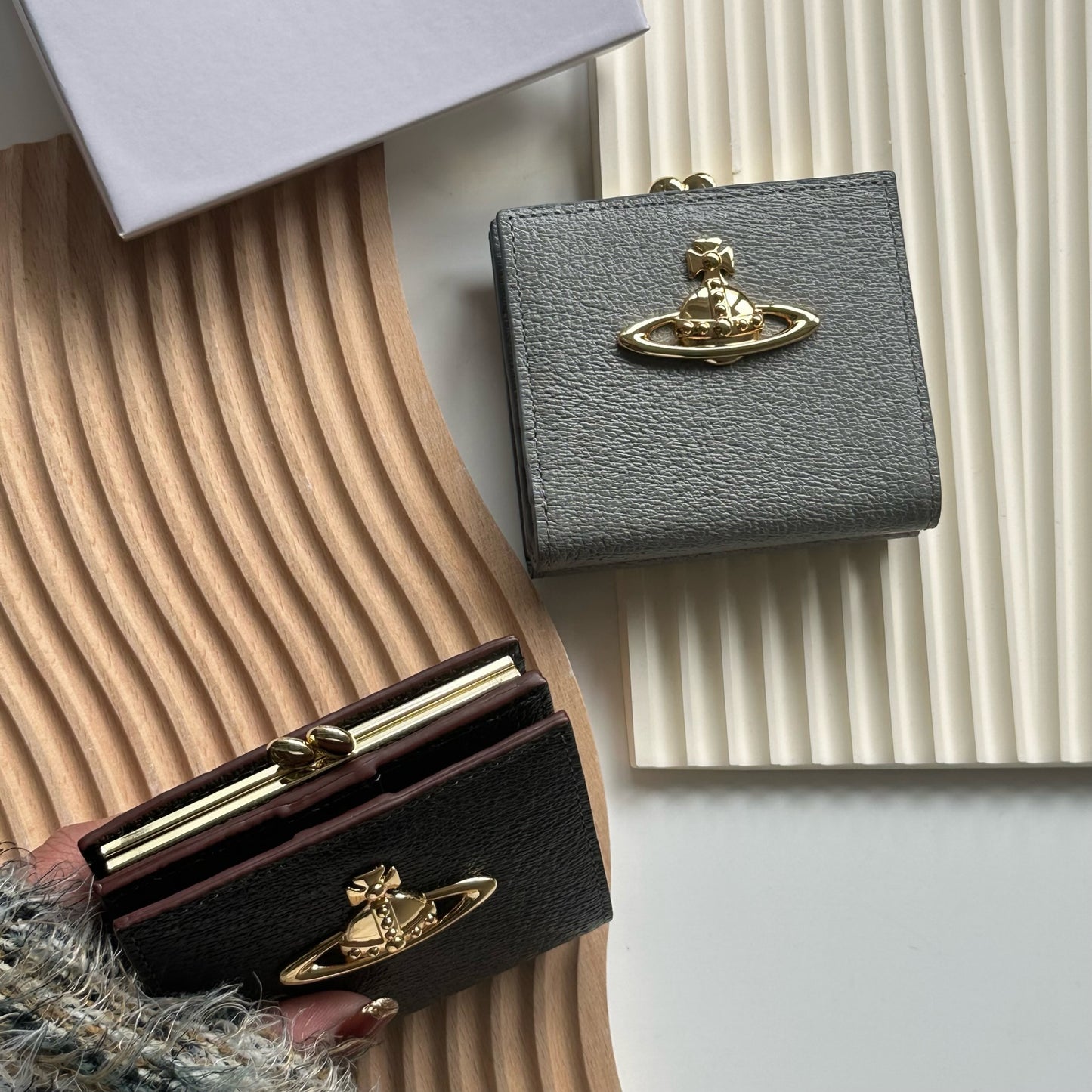 Vivienne Westwood 硬身荔枝皮正方形小銀包 [日本限定已停售絕版款]