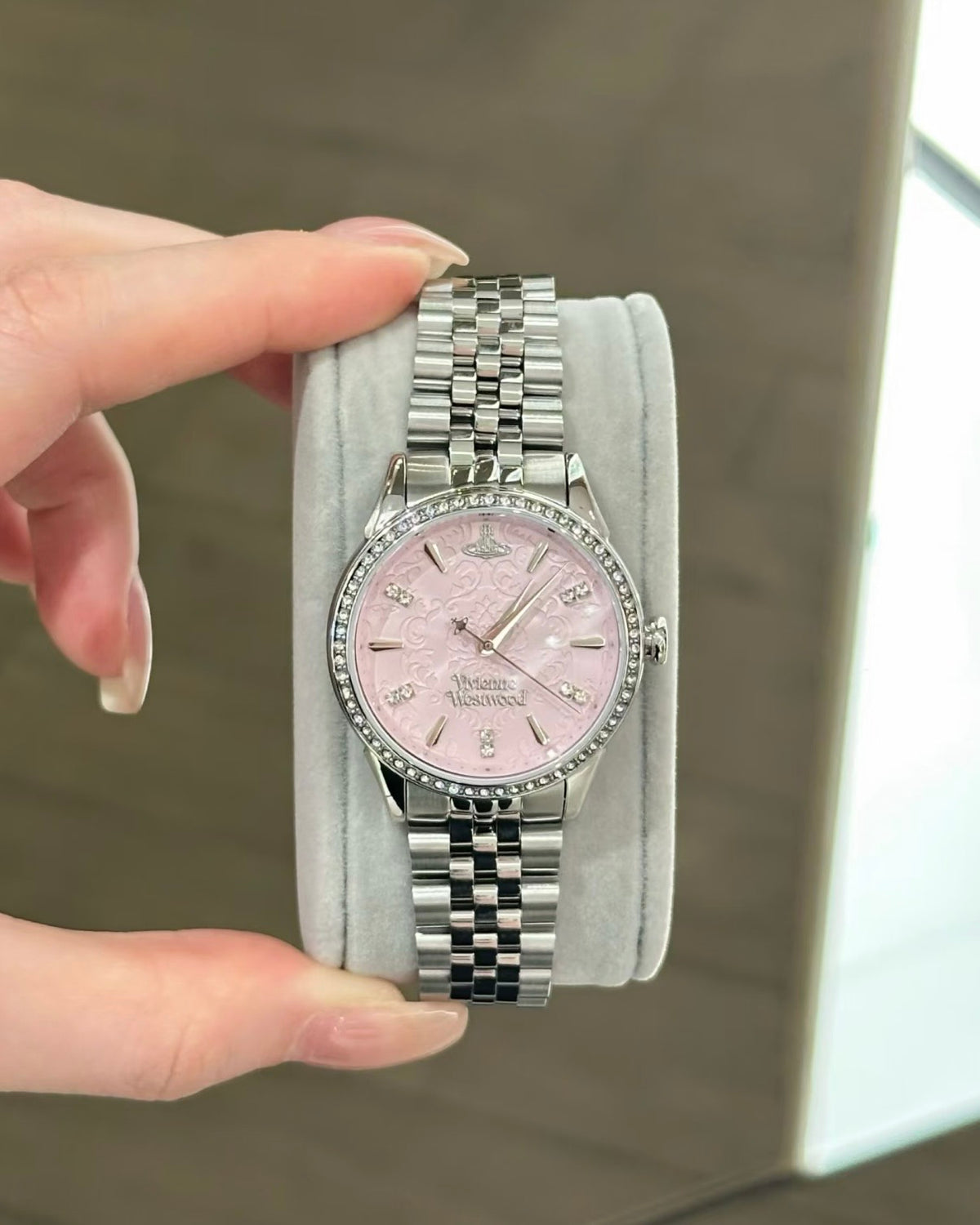 Vivienne Westwood Little Wallace Watch 32mm  [2026最新上架粉鑽浮雕]