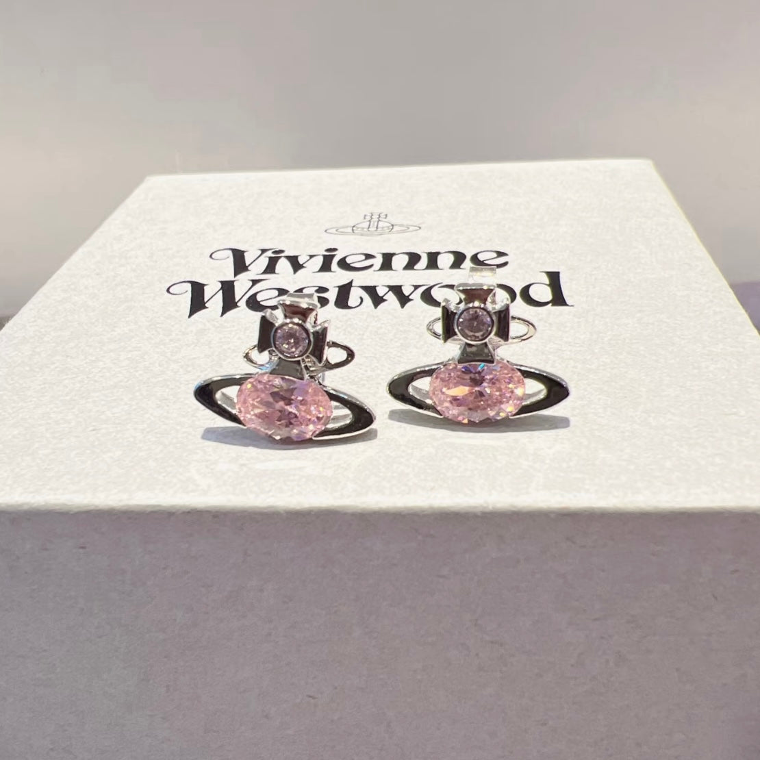 VIVIENNE WESTWOOD Allie Earrings PINK 淺粉紅［最新上架! 現貨中］