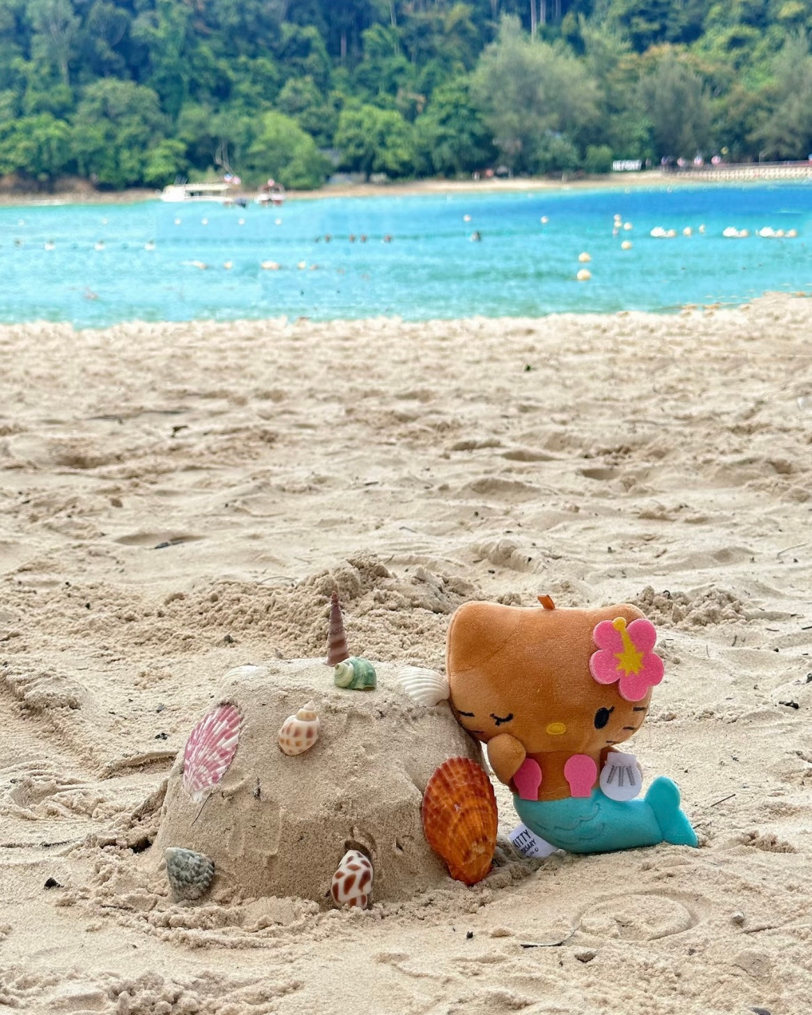 Avail x Hello Kitty 夏威夷黑皮掛飾 🌺  [夏日感MAX!]