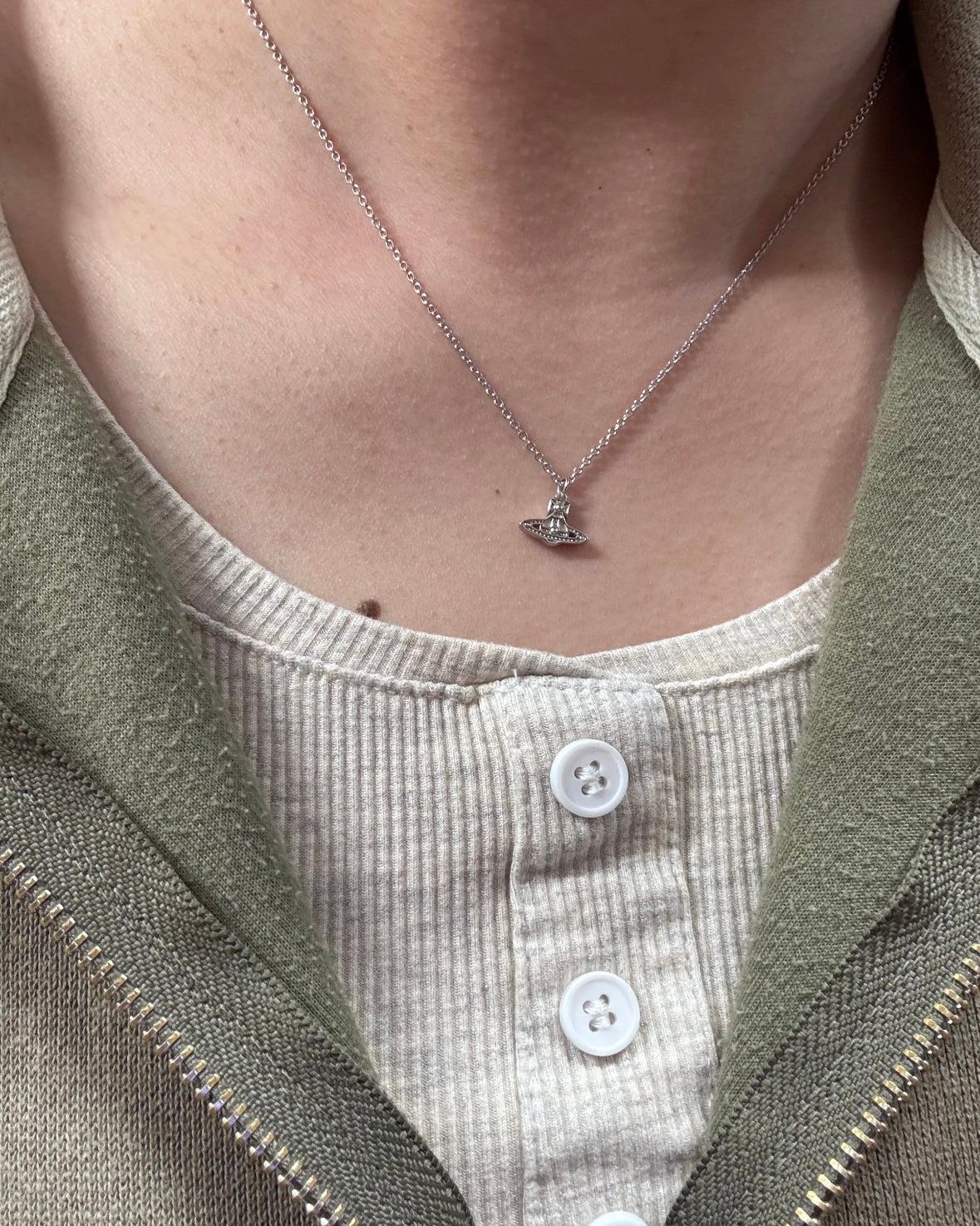 Vivienne Westwood Oslo Pendant Necklace [100% recycled silver 純銀 敏感寶寶友好! 專櫃已停產最後2條現貨 完售下架]