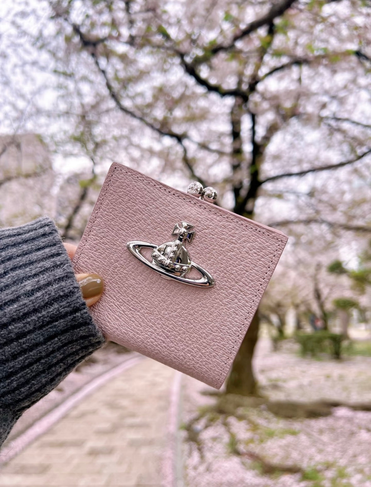 Vivienne Westwood 硬身荔枝皮正方形小銀包 [日本限定已停售絕版款]