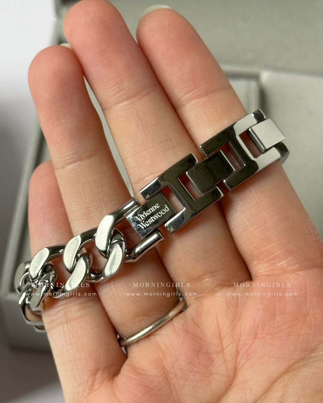 Vivienne Westwood Orb Button Watch 滑蓋手錶 [古巴鏈Vintage復古感 歐洲全斷貨最後一批12月中到]