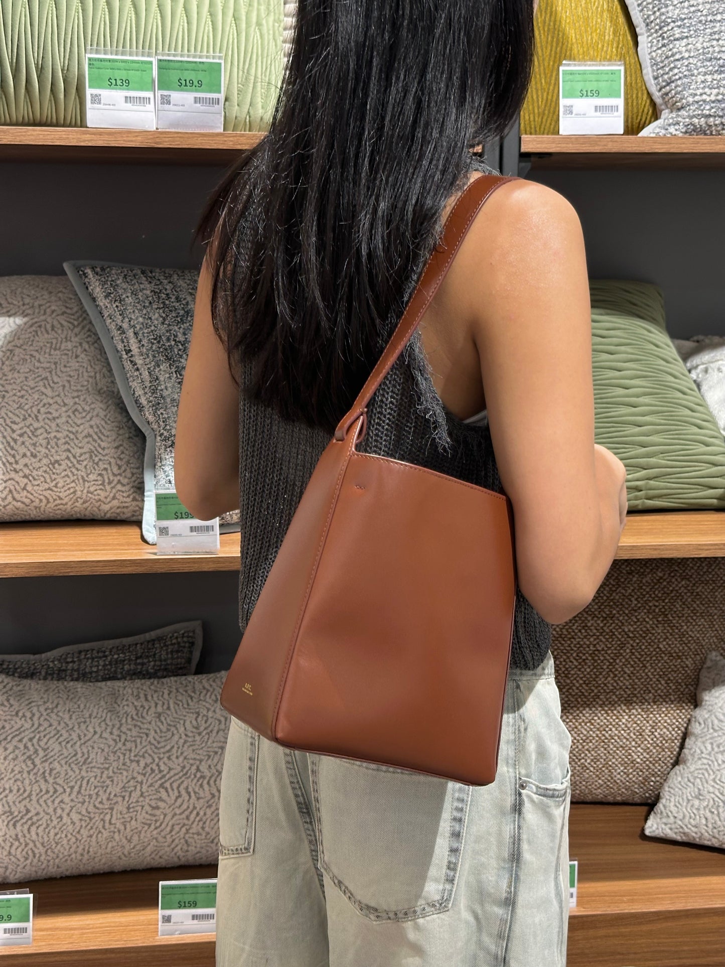 A.P.C. Virginie Bucket Bag 水桶袋 [SMALL]［復古啡最後一個現貨優惠中!]