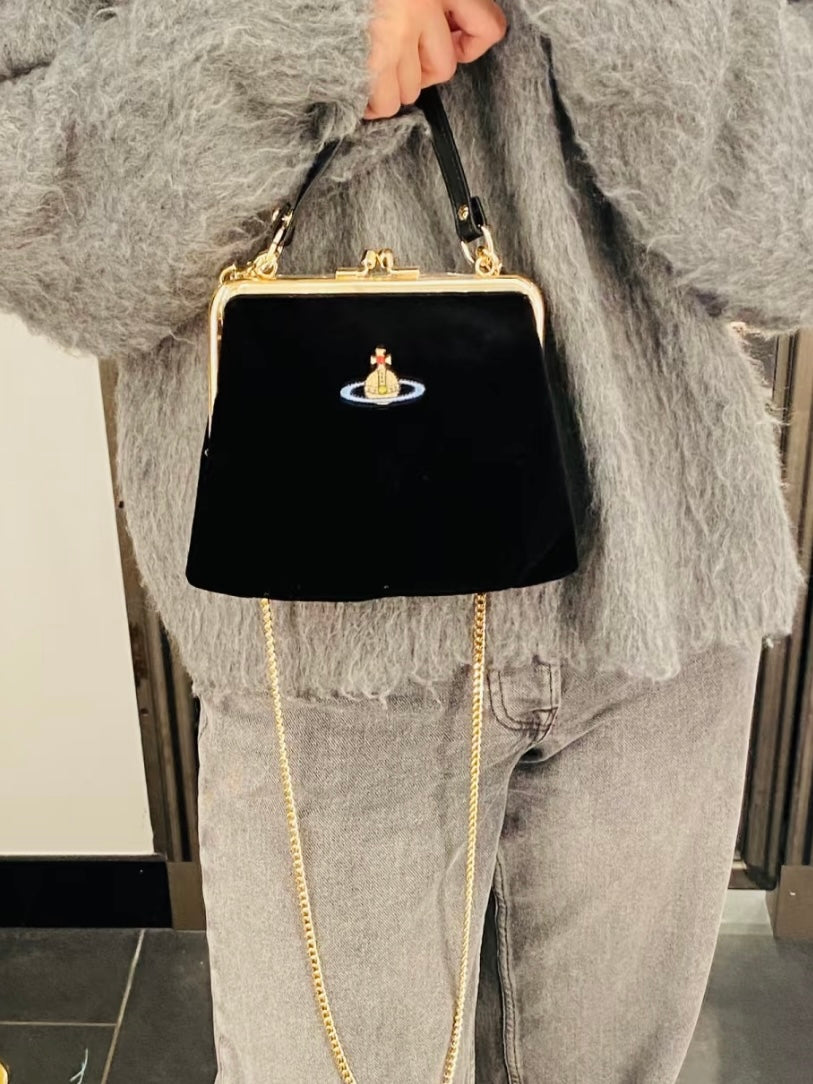 Vivienne Westwood Granny Frame Purse 經典餃子袋 天鵝絨VELVET [限時優惠中!]￼