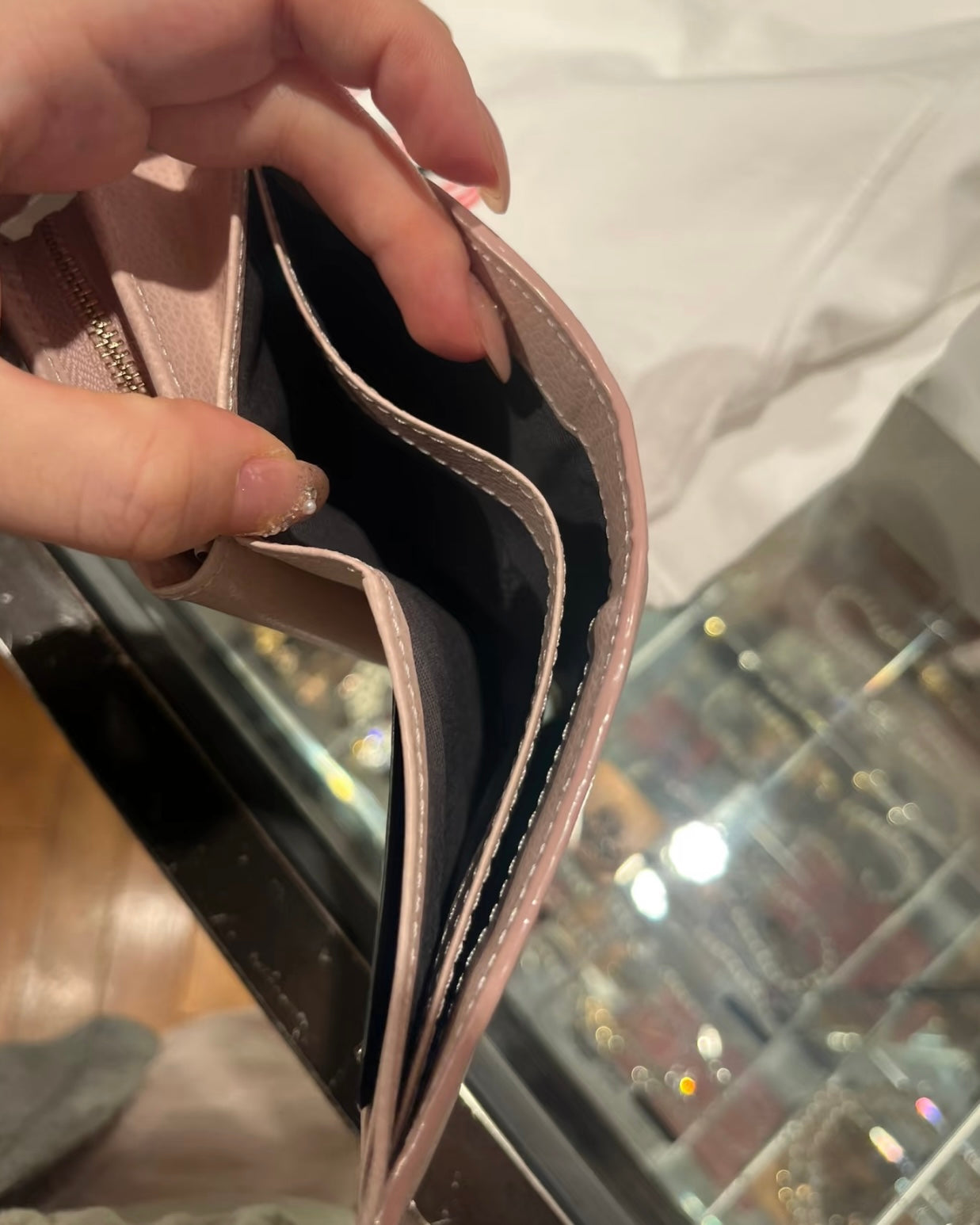 Vivienne Westwood 日本限定2025最新軟身荔枝皮 拉鏈多層大銀包 最新內格設計 [內置拉鍊coins bag+多卡位+雙層紙幣位]