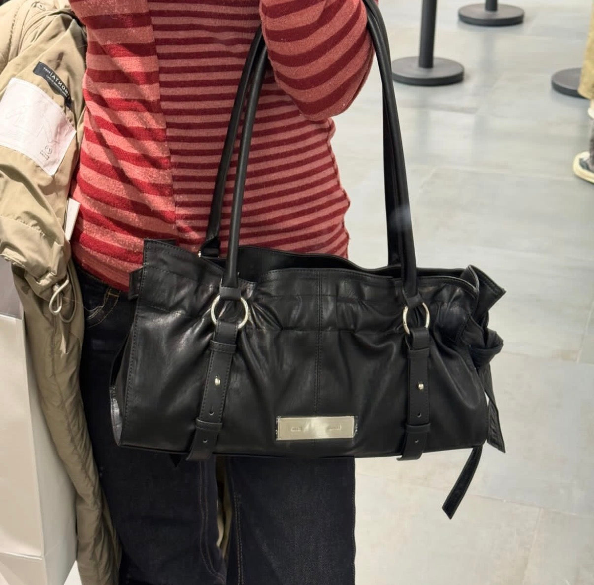 Matin Kim Shirring Tie Buckle Shoulder Bag 最新韓國選物🇰🇷雲朵皮帶扣腋下袋［超熱賣! 極簡Boyish風］