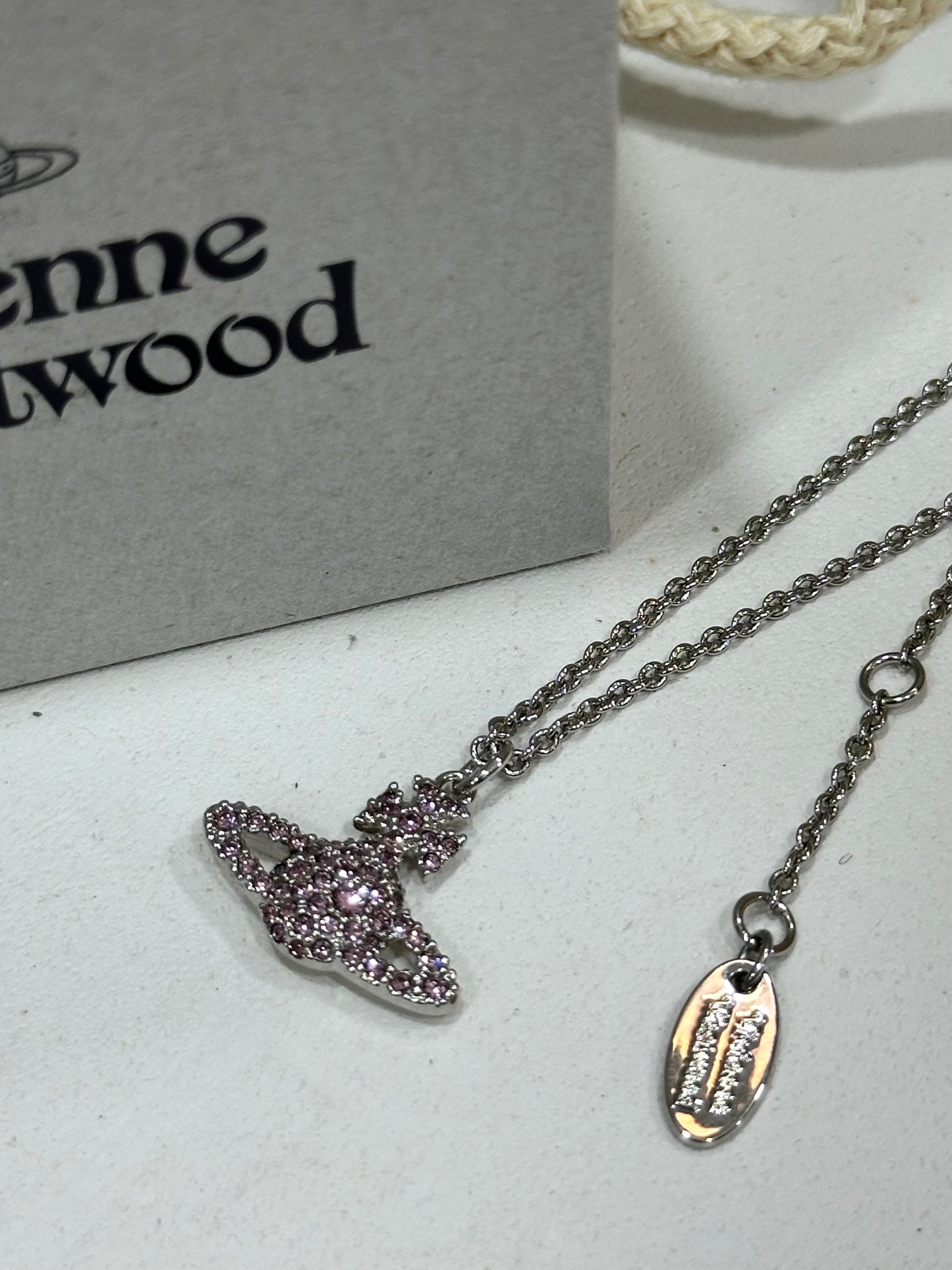 Vivienne Westwood Grace Bas Relief Pendant Necklace 全粉紅閃鑽土星 儀式感人士之選 [最新上架! 超限量現貨!]