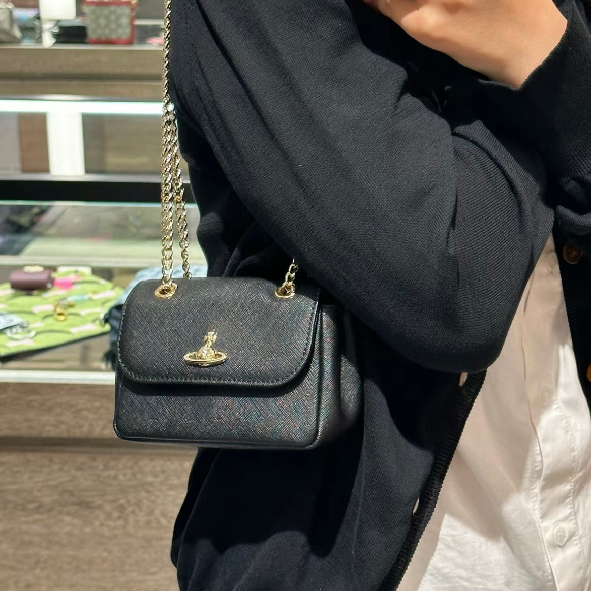 Vivienne Westwood Small Derby Bag with Chain 復古金十字紋