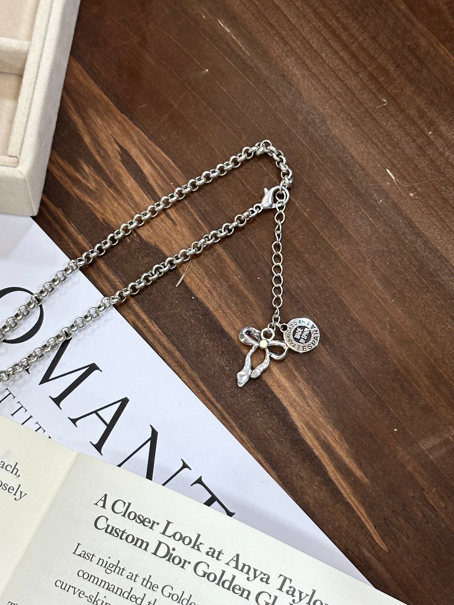 Otro Accesorio 西班牙手工飾物 - Flat Big Bow Necklace