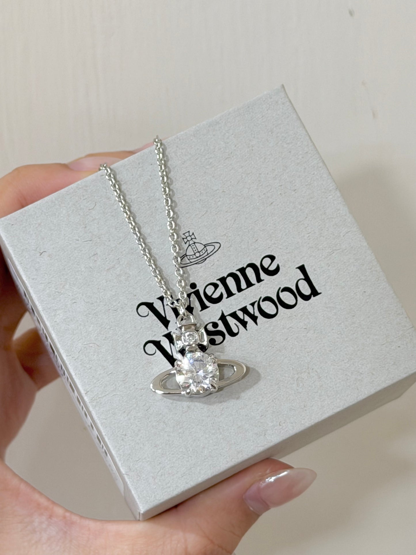 Vivienne Westwood Reina Necklace 2026最新大尺寸小白鑽  [存在感大大提升!!]