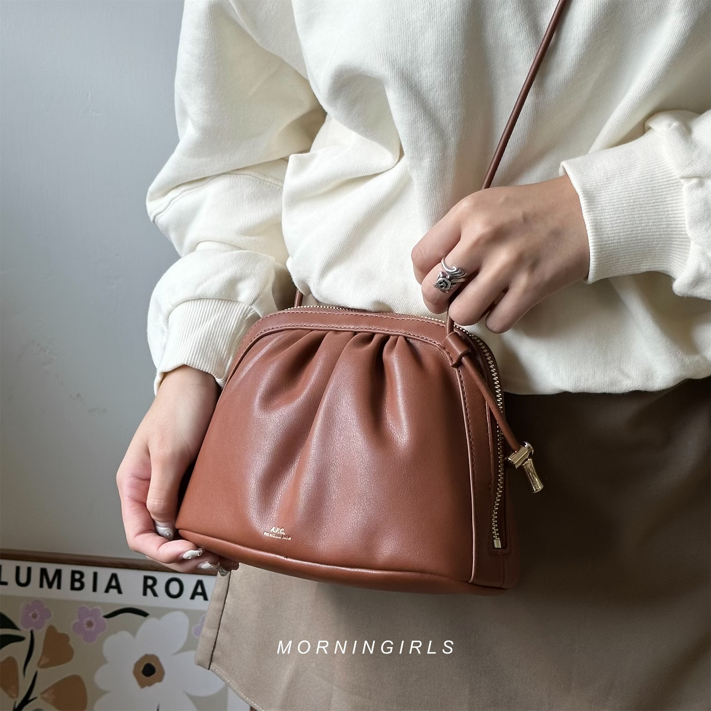 A.P.C. Ninon Drawstring Bag [大容量漆皮黑優惠中]