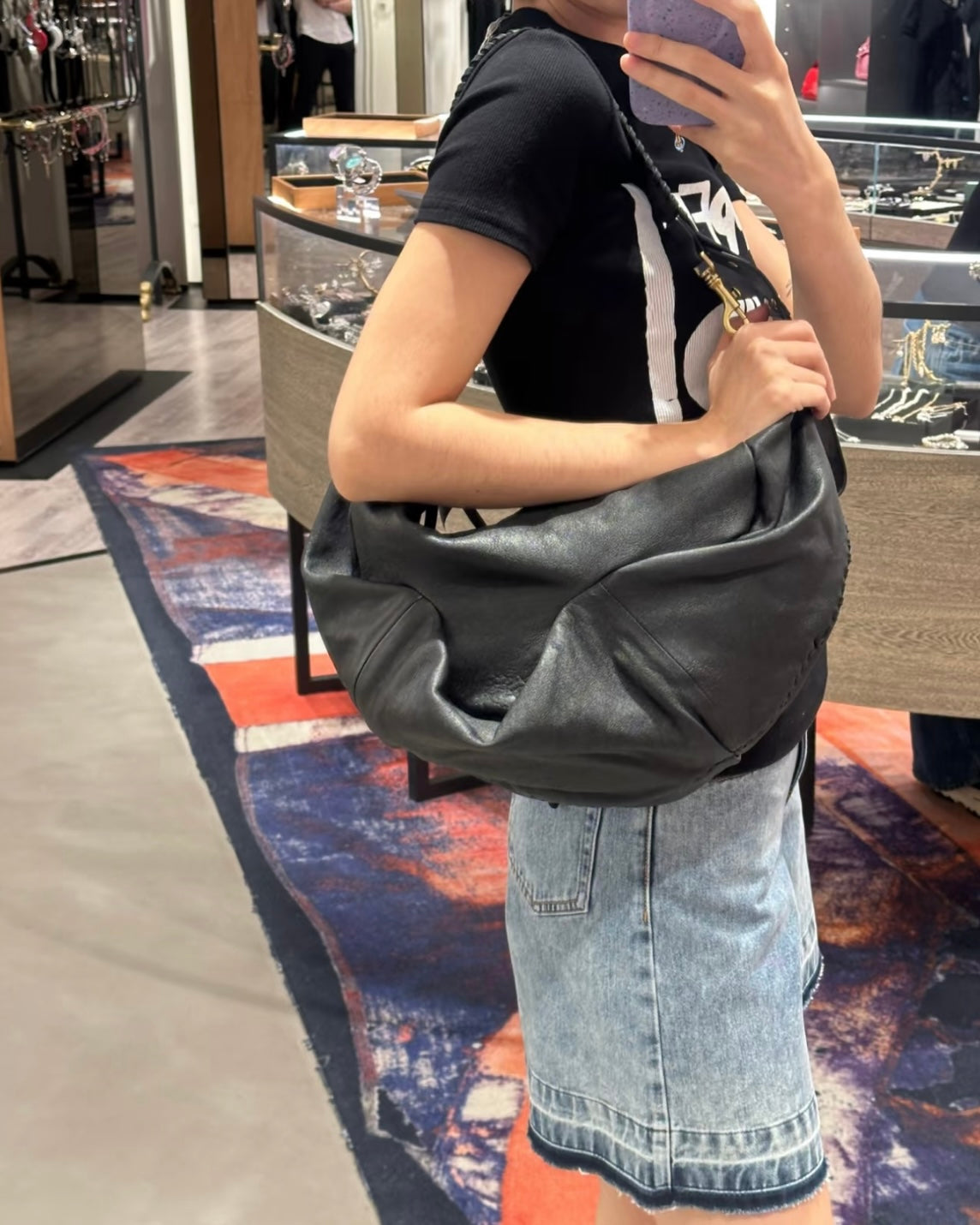 Vivienne Westwood Agnes Shoulder Bag 100%全牛皮超美牛角包［大推薦必入手Lemaire平替版 舊版金扣限時大折扣中!］