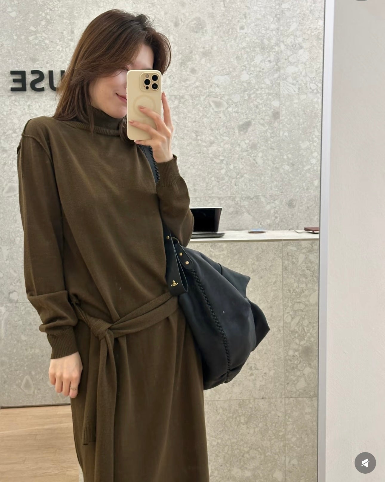 Vivienne Westwood Agnes Shoulder Bag 100%全牛皮超美牛角包［大推薦必入手Lemaire平替版 舊版金扣限時大折扣中!］