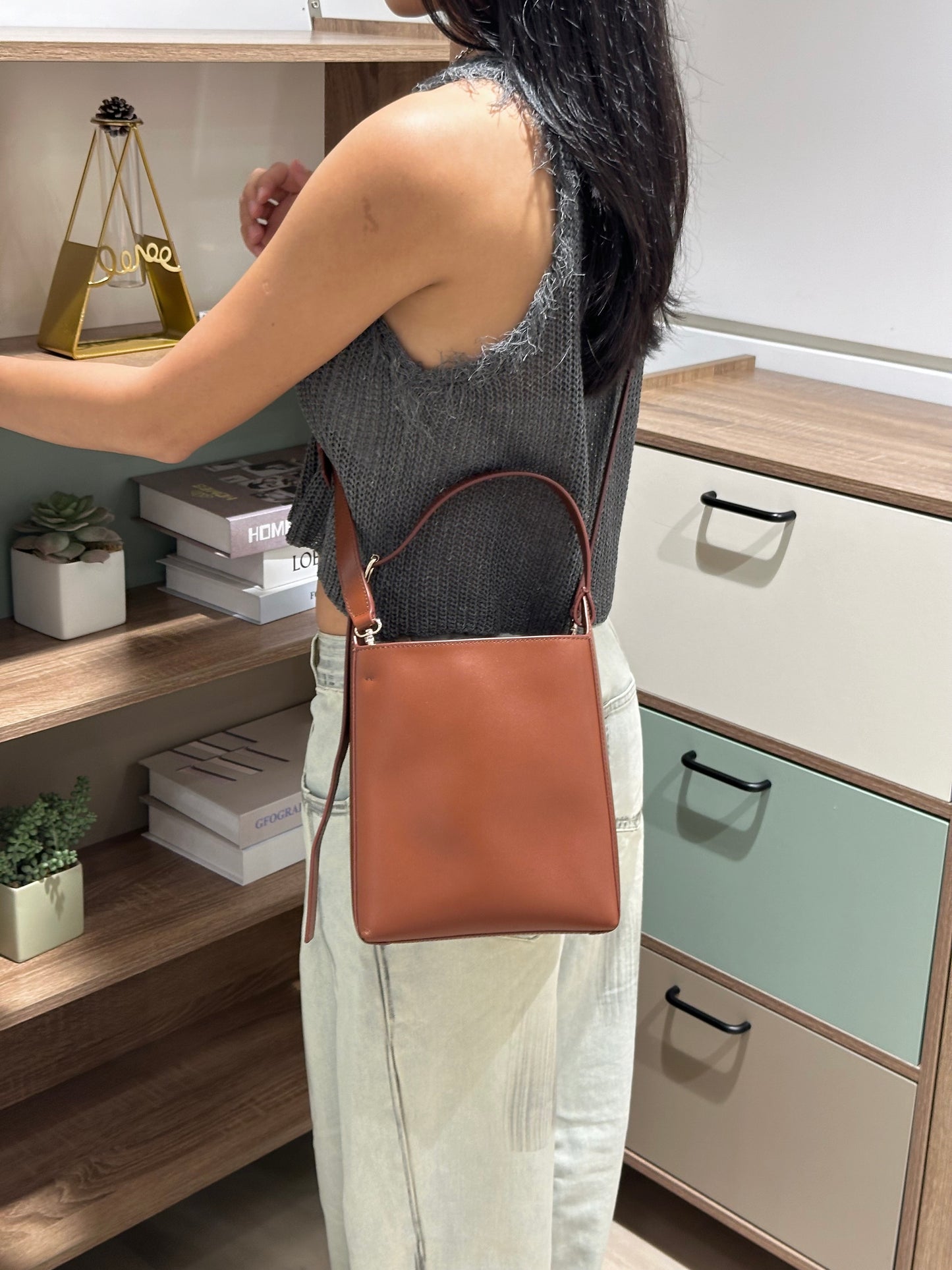 A.P.C. Virginie Bucket Bag 水桶袋 [SMALL]［復古啡最後一個現貨優惠中!]