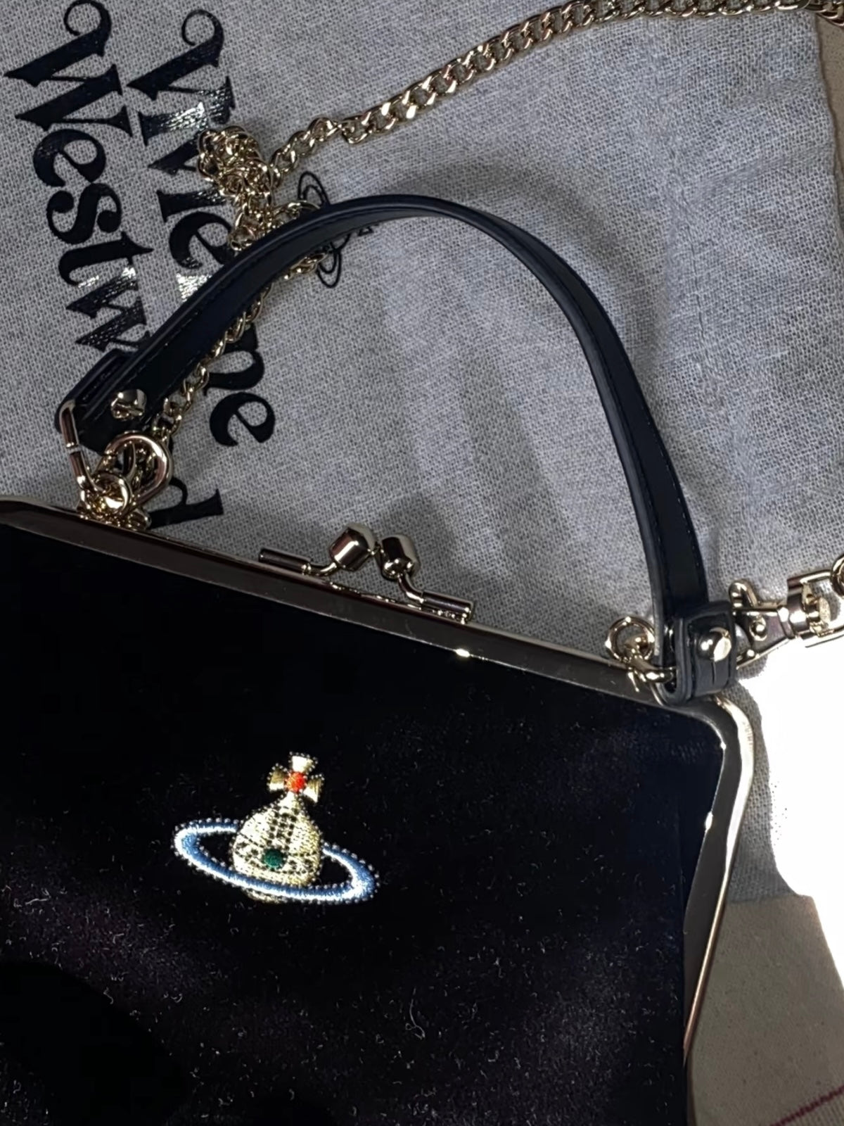 Vivienne Westwood Granny Frame Purse 經典餃子袋 天鵝絨VELVET [限時優惠中!]￼