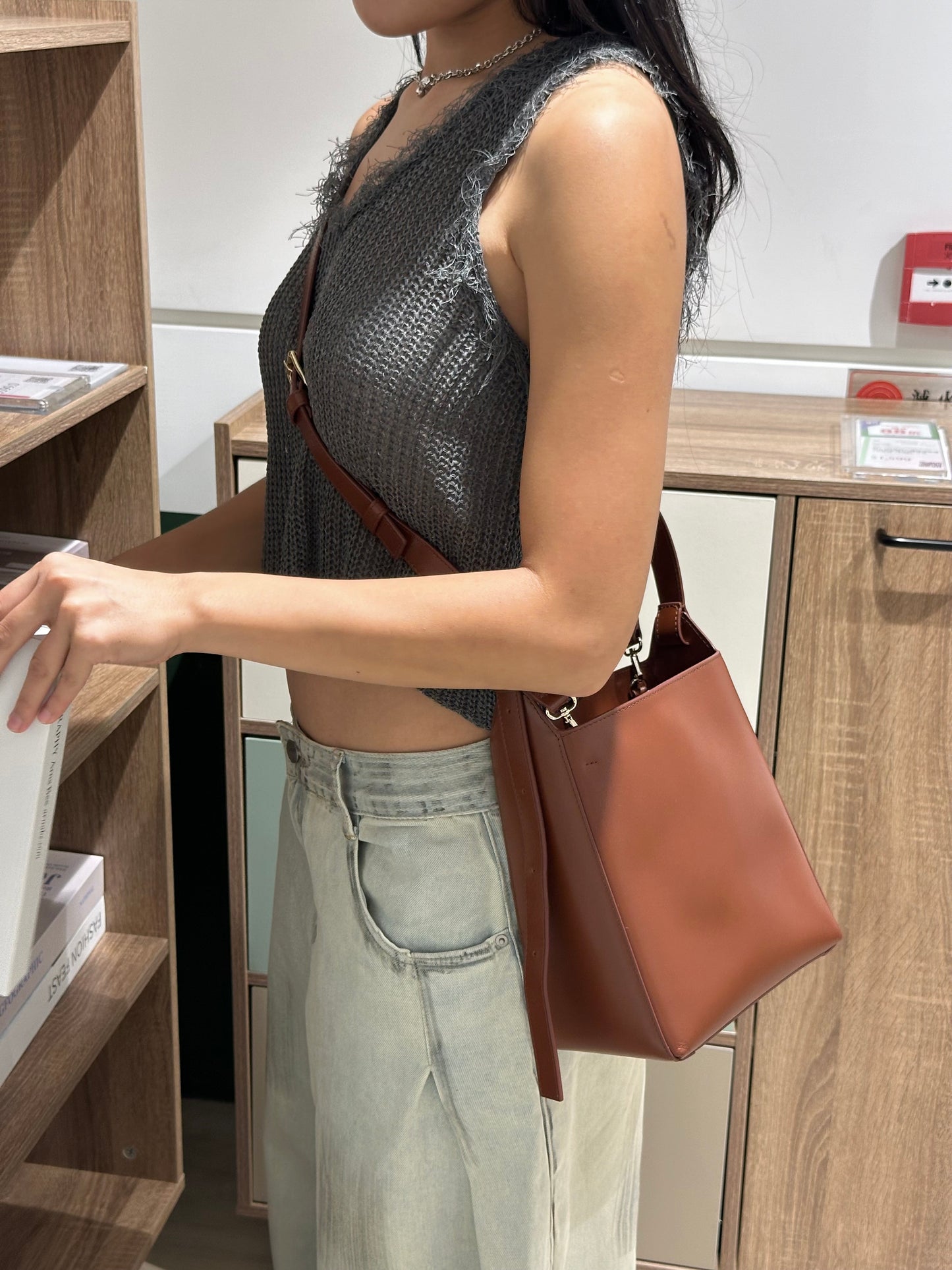 A.P.C. Virginie Bucket Bag 水桶袋 [SMALL]［復古啡最後一個現貨優惠中!]