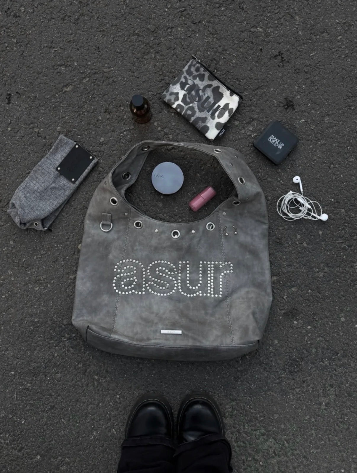 Asur Crash Eyelet 最新韓國選物🇰🇷窩釘經典Logo單肩袋［工業風型格率性大袋 超推薦必入!］