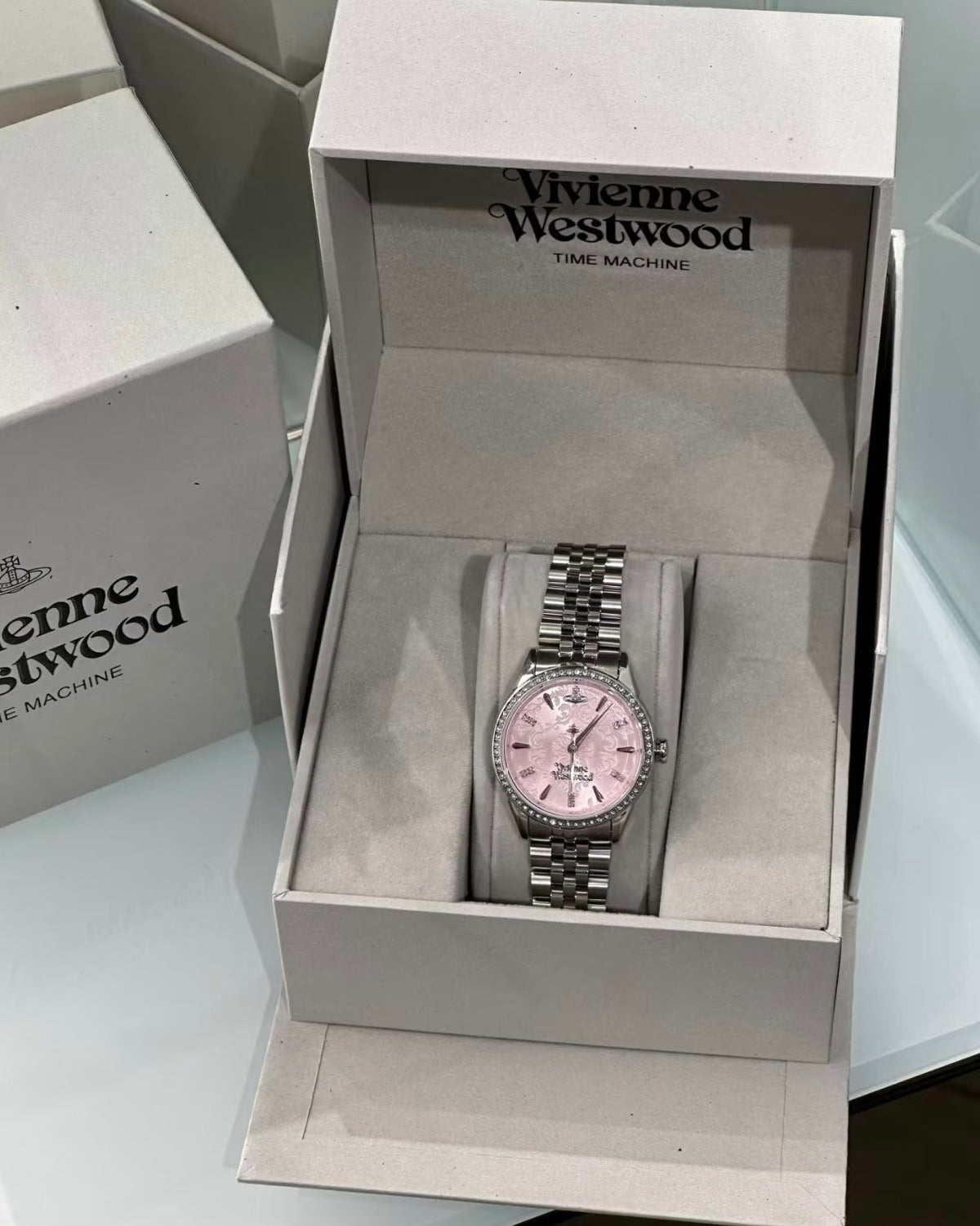 Vivienne Westwood Little Wallace Watch 32mm  [2026最新上架粉鑽浮雕]